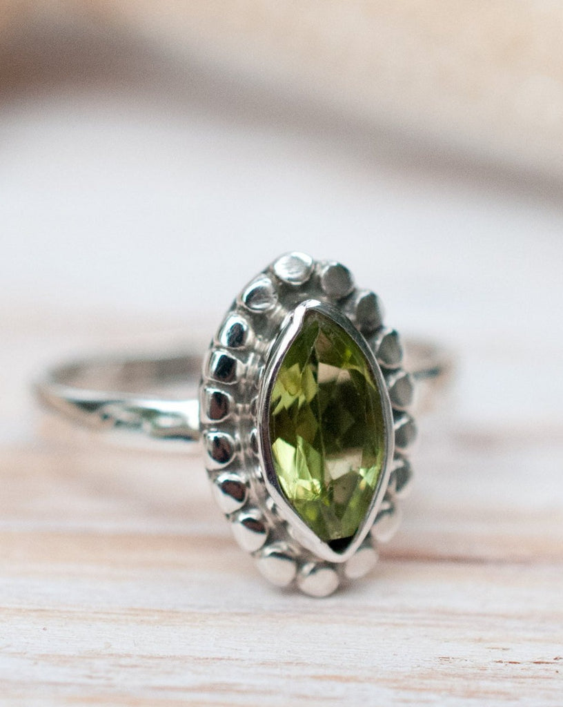 Peridot Ring ~ Sterling Silver 925 ~MR013 - Maresia Jewelry