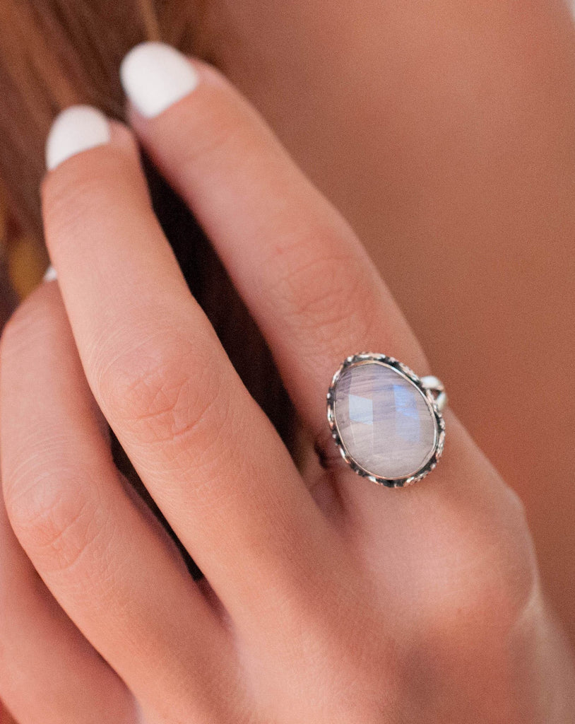 Moonstone Ring ~ Sterling Silver 925 ~ MR092 - Maresia Jewelry
