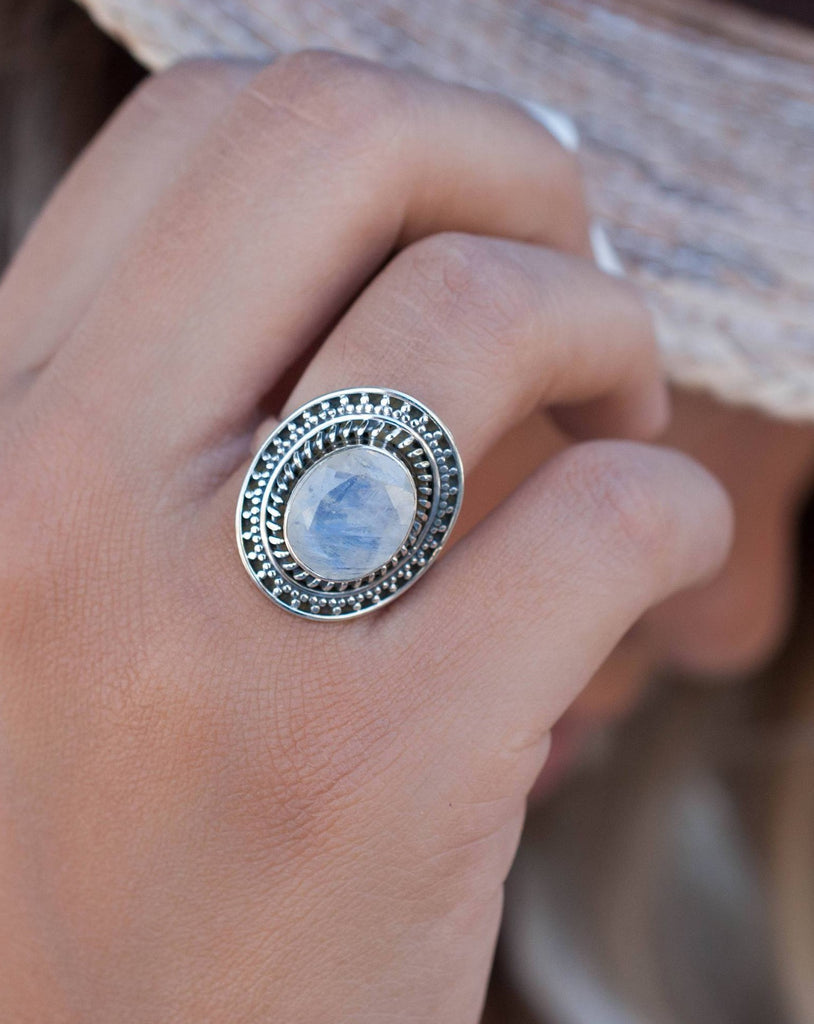 Moonstone Ring ~ Sterling Silver 925 ~ MR024 - Maresia Jewelry