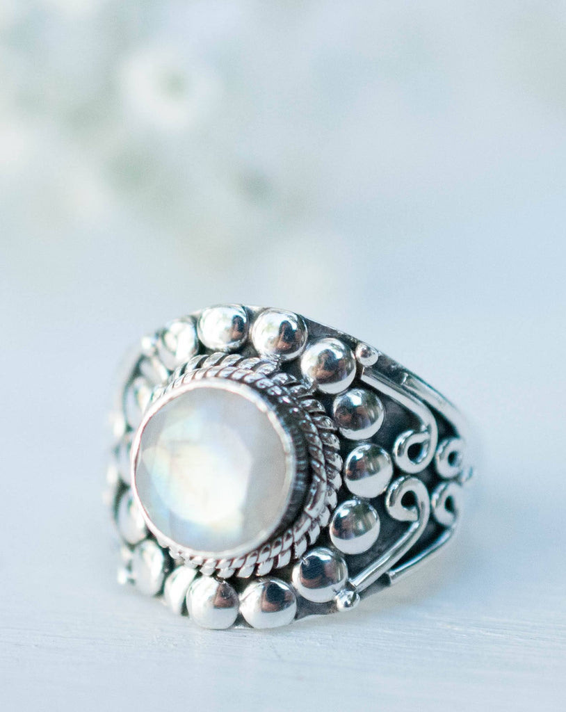 Moonstone Ring ~ Sterling Silver 925 ~MR104A - Maresia Jewelry