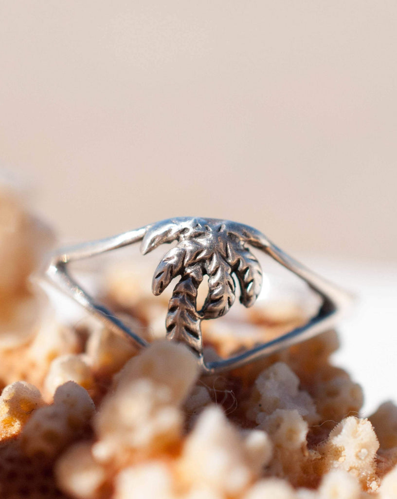Palm Tree Ring ~ Sterling Silver 925 ~ Jewelry ~ Thin Band ~ Basic ~ Casual ~ Everyday ~ Bohemian ~ Hippie ~Boho ~California~ MR244