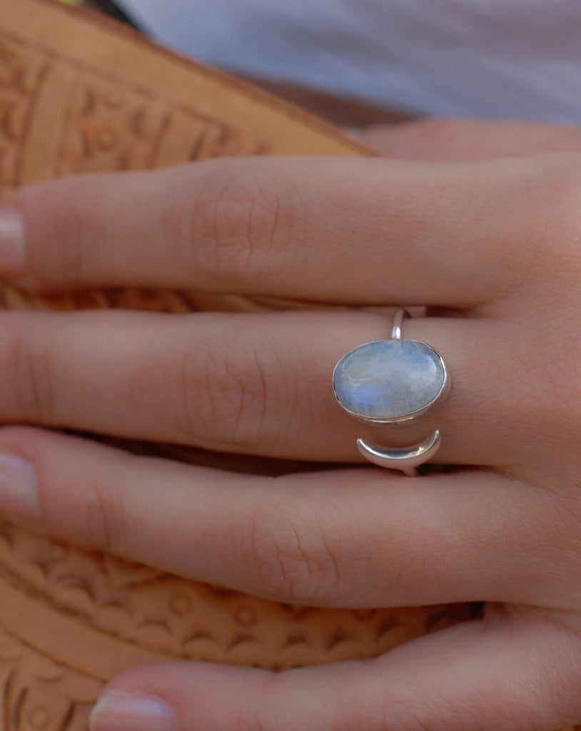 Moonstone Ring ~ Sterling Silver 925 ~MR003 - Maresia Jewelry