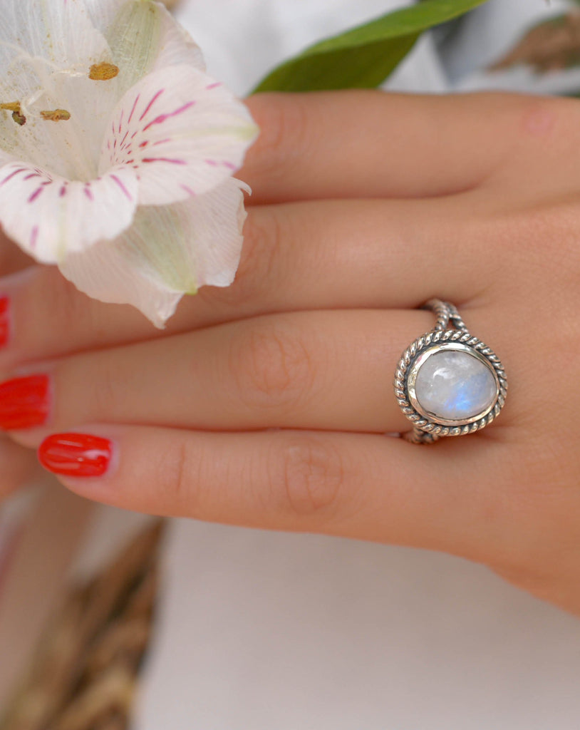 Round Moonstone Ring ~ Sterling Silver 925 ~MR030 - Maresia Jewelry