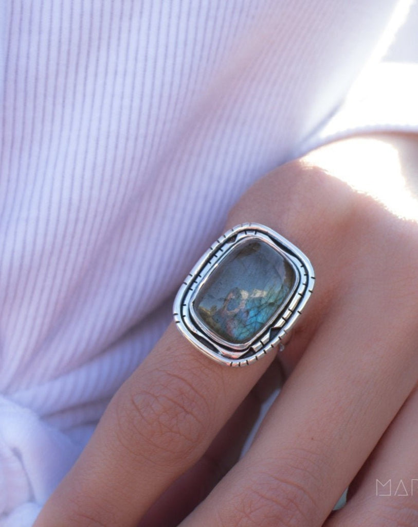 Rainbow Labradorite Rectangular Ring ~ Sterling Silver 925 ~ MR179 - Maresia Jewelry