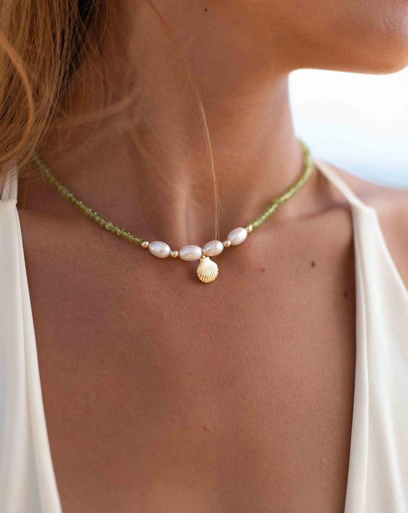 Peridot and Pearl necklace~ Sterling Silver 925 or Gold Filled ~ Choker ~ Jewelry ~ Gift For Her ~ Minimalist~ Handmade MN098