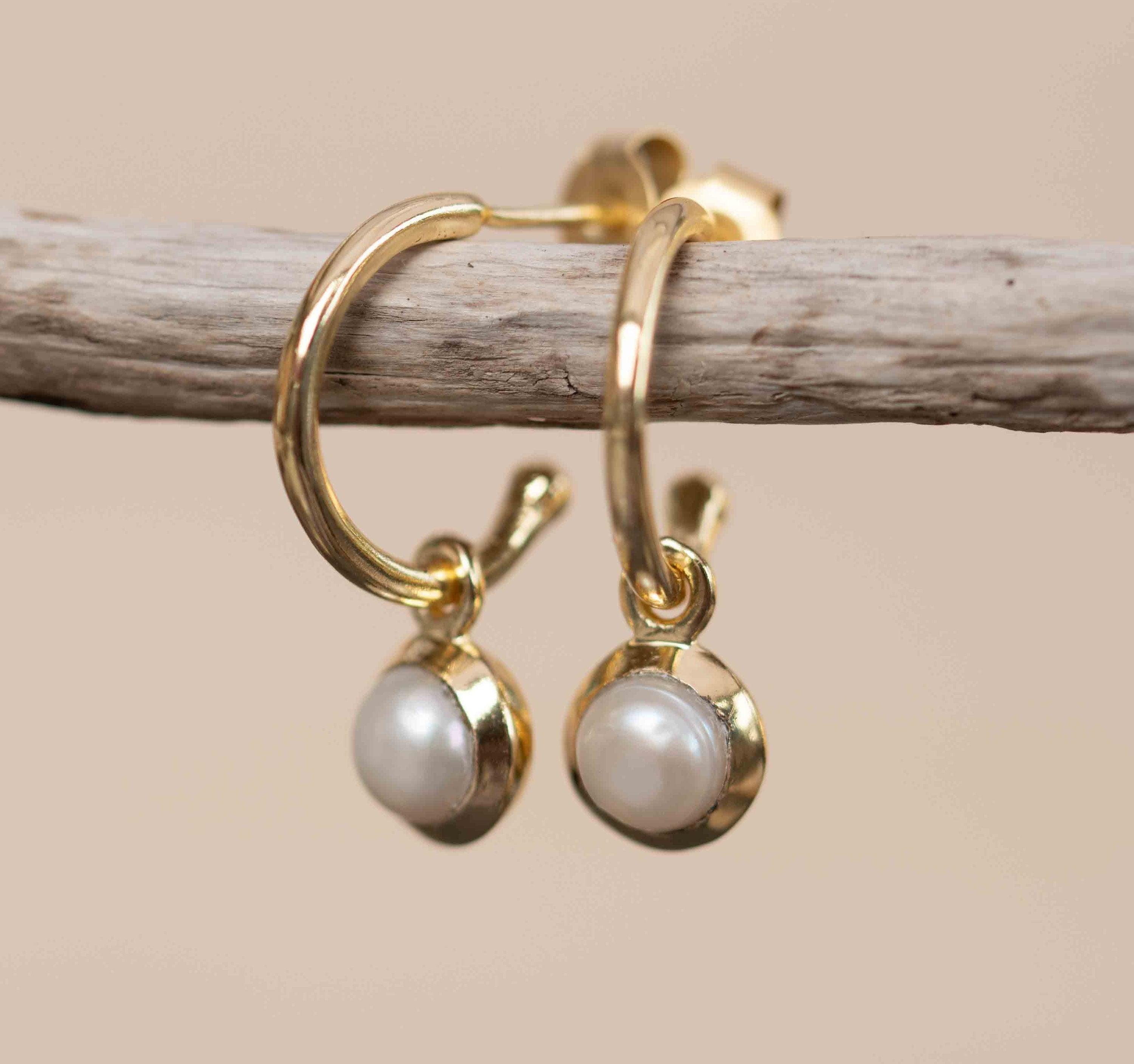 Pearl Earrings ~ Stud ~ Jewelry ~ 18k Gold Plated ~ Natural ~ Minimalist Everyday ~ Gift for Her ~ Boho ~ Hippie ~ ME204