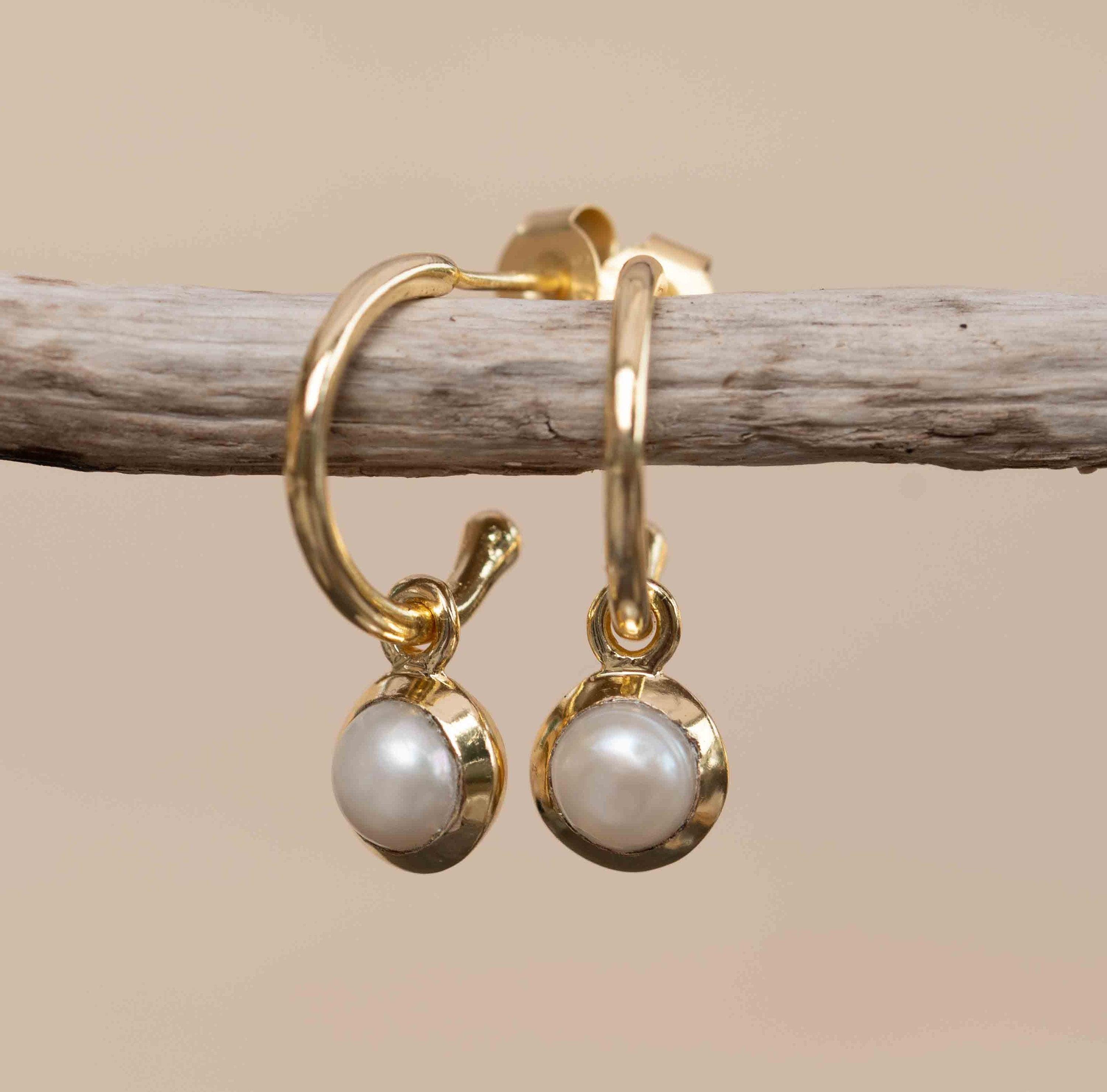 Pearl Earrings ~ Stud ~ Jewelry ~ 18k Gold Plated ~ Natural ~ Minimalist Everyday ~ Gift for Her ~ Boho ~ Hippie ~ ME204