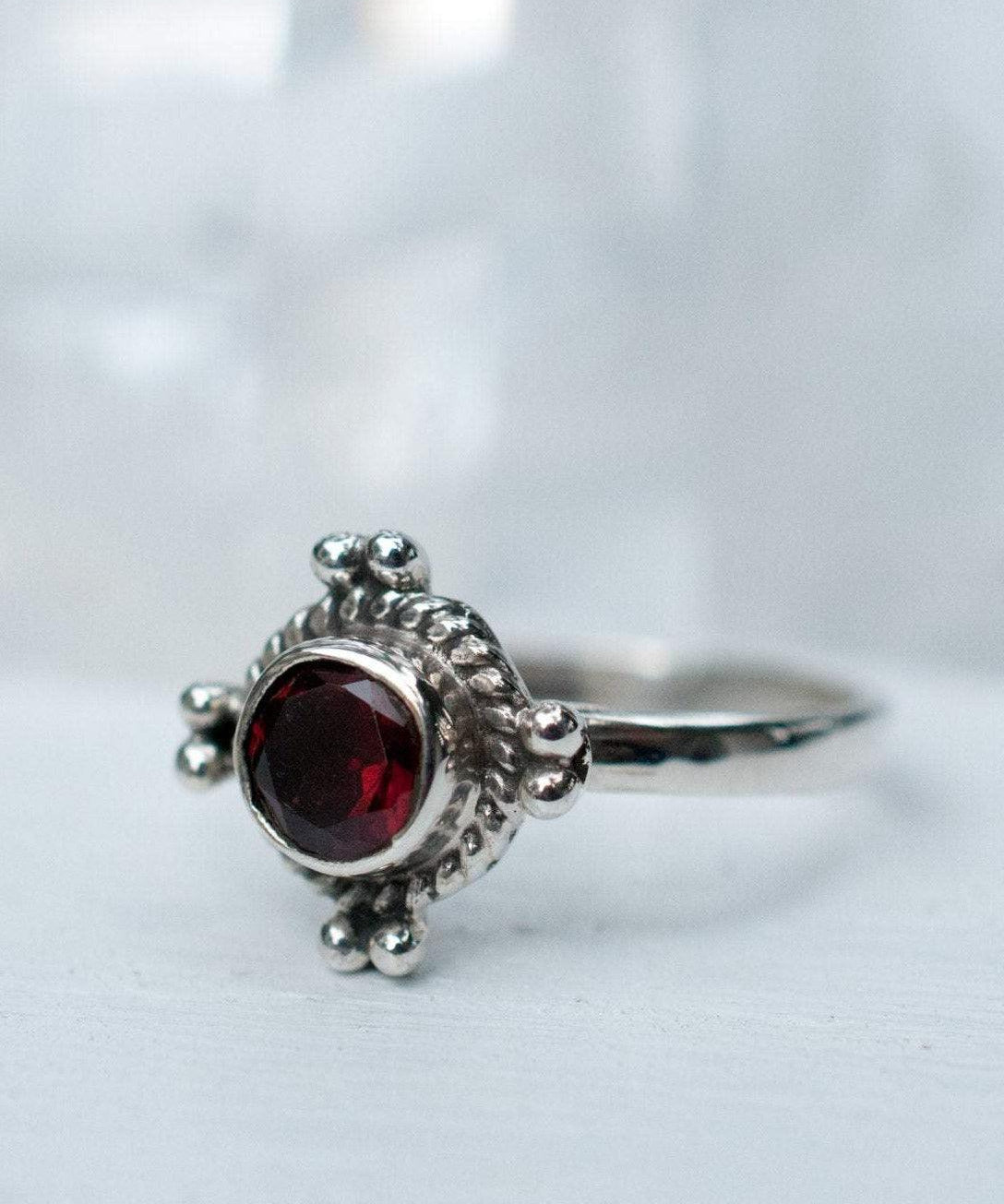 Garnet Ring ~ Sterling Silver 925 ~ MR097 - Maresia Jewelry