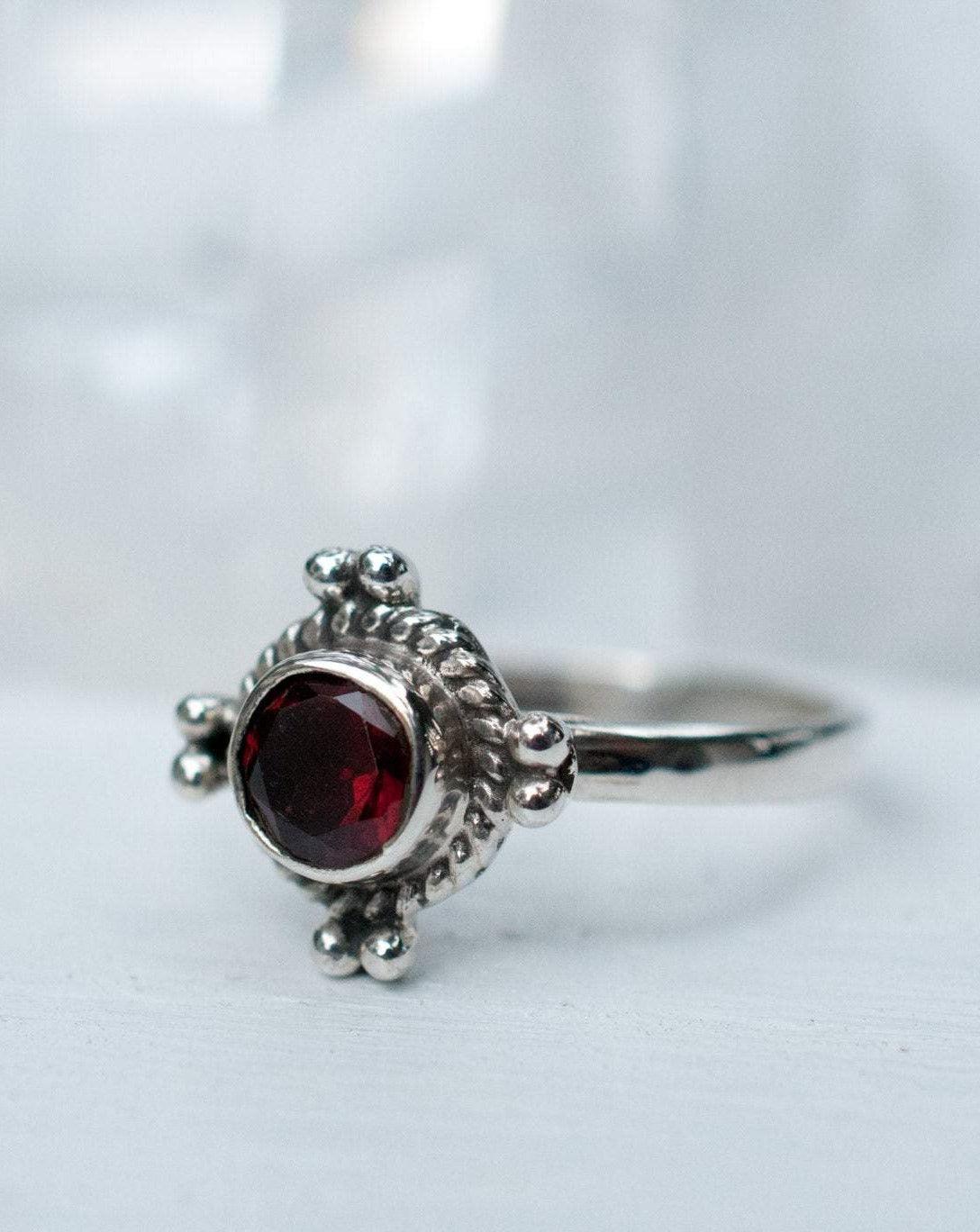 Garnet Ring ~ Sterling Silver 925 ~ MR097 - Maresia Jewelry