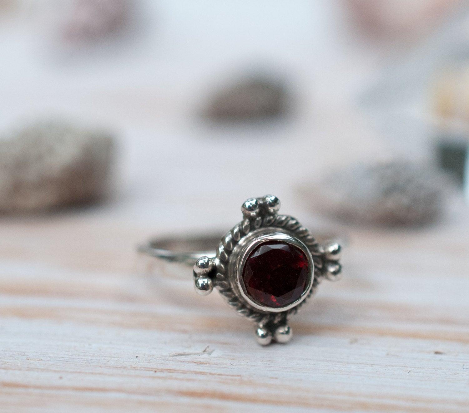 Garnet Ring ~ Sterling Silver 925 ~ MR097 - Maresia Jewelry