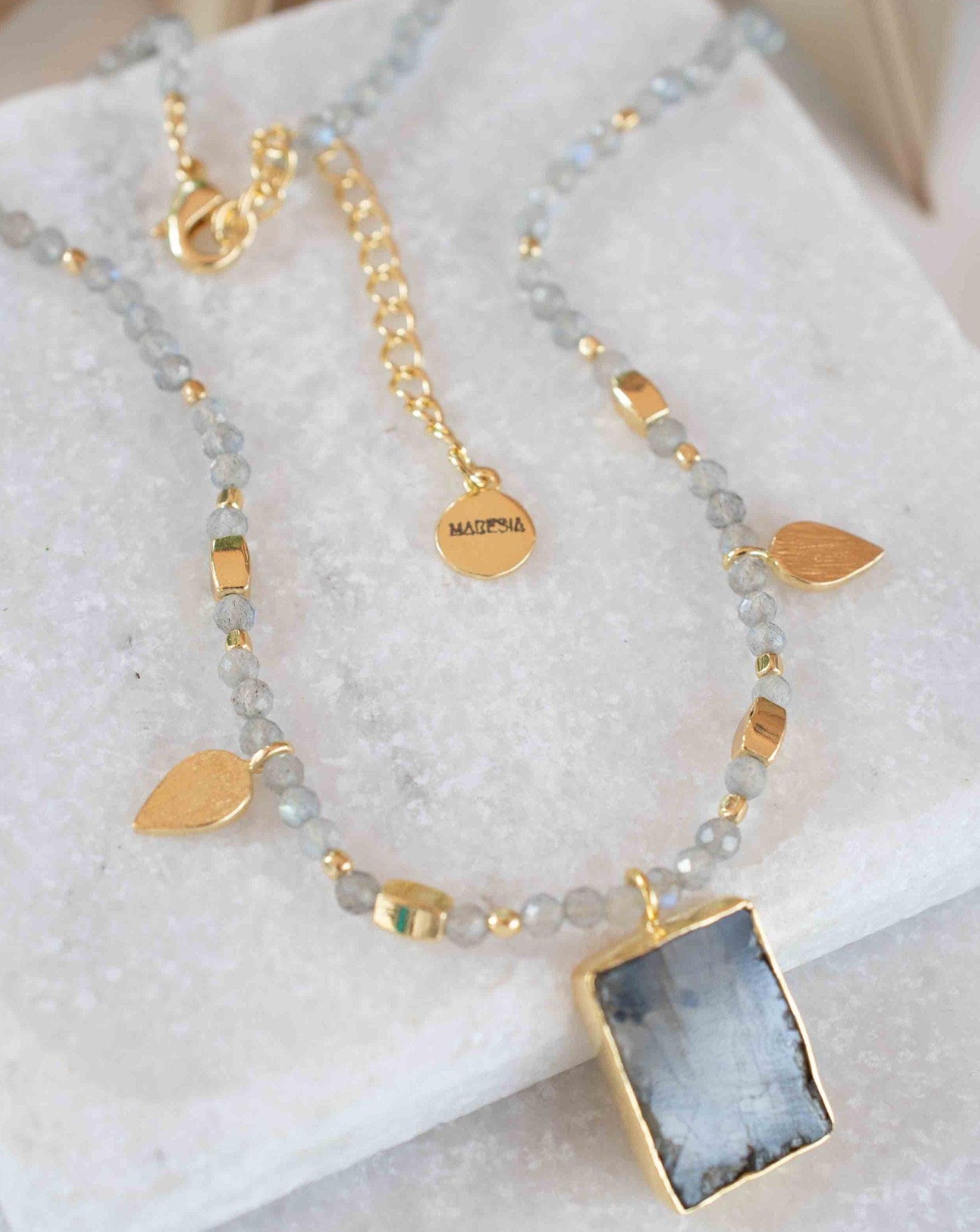 Labradorite, Moonstone or Rose Quartz Bead Necklace ~ Charm ~ Gold plated 18k ~ Bohemian ~ MN120