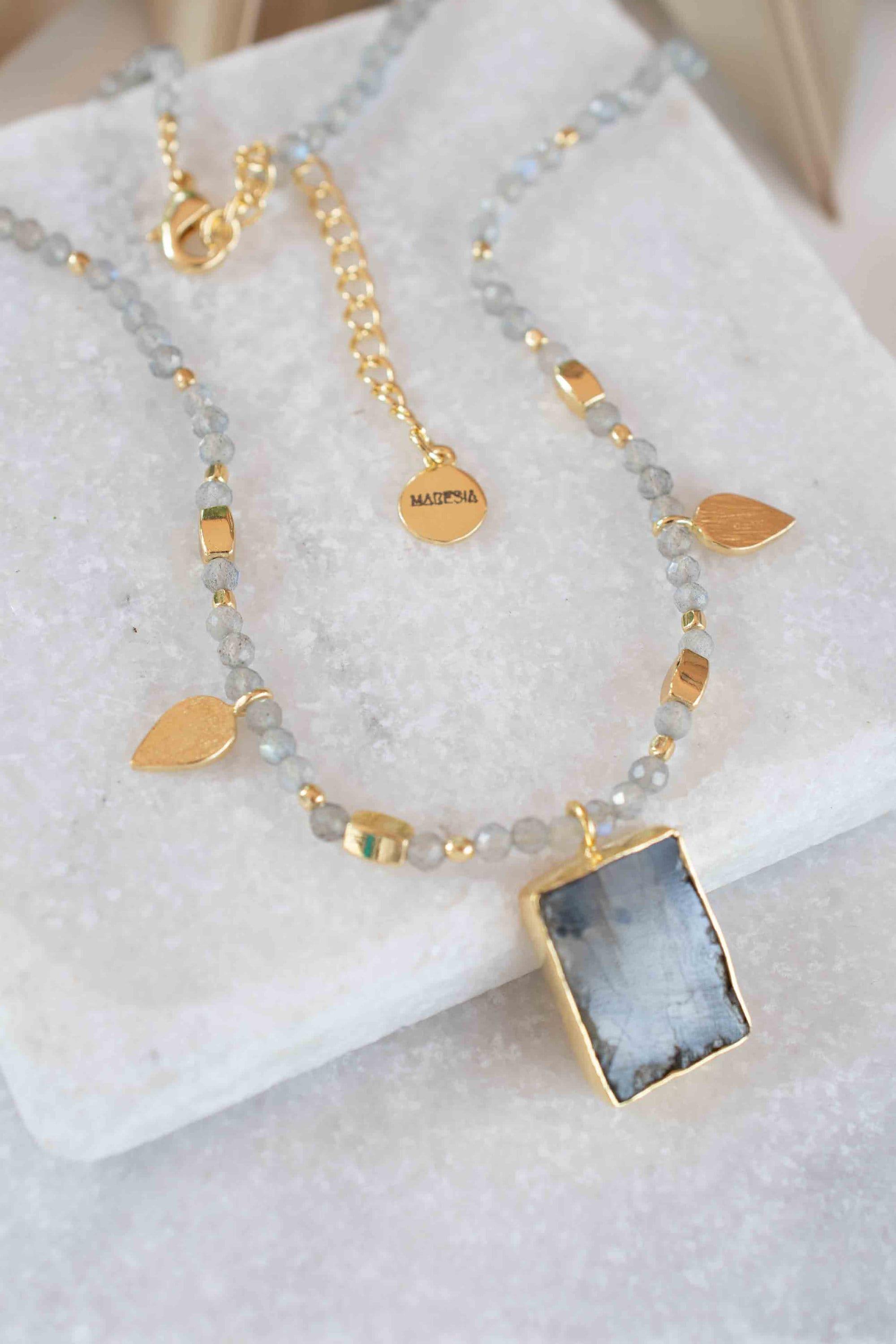 Labradorite, Moonstone or Rose Quartz Bead Necklace ~ Charm ~ Gold plated 18k ~ Bohemian ~ MN121