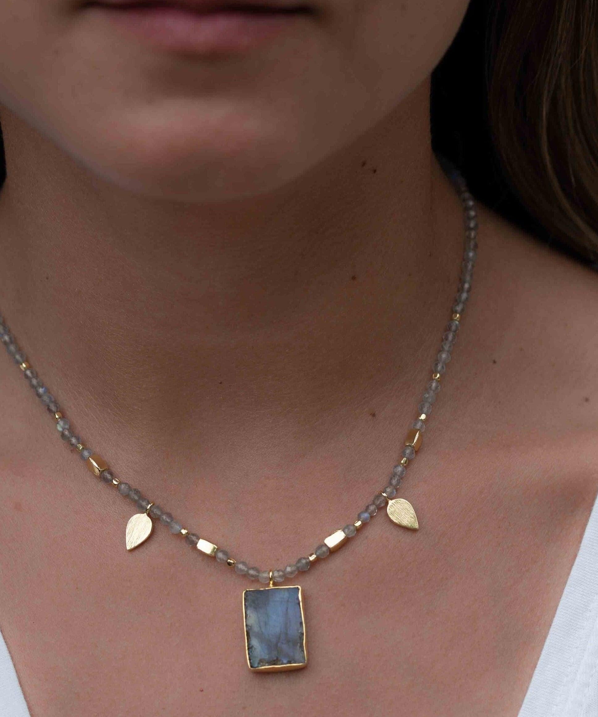 Labradorite, Moonstone or Rose Quartz Bead Necklace ~ Charm ~ Gold plated 18k ~ Bohemian ~ MN122