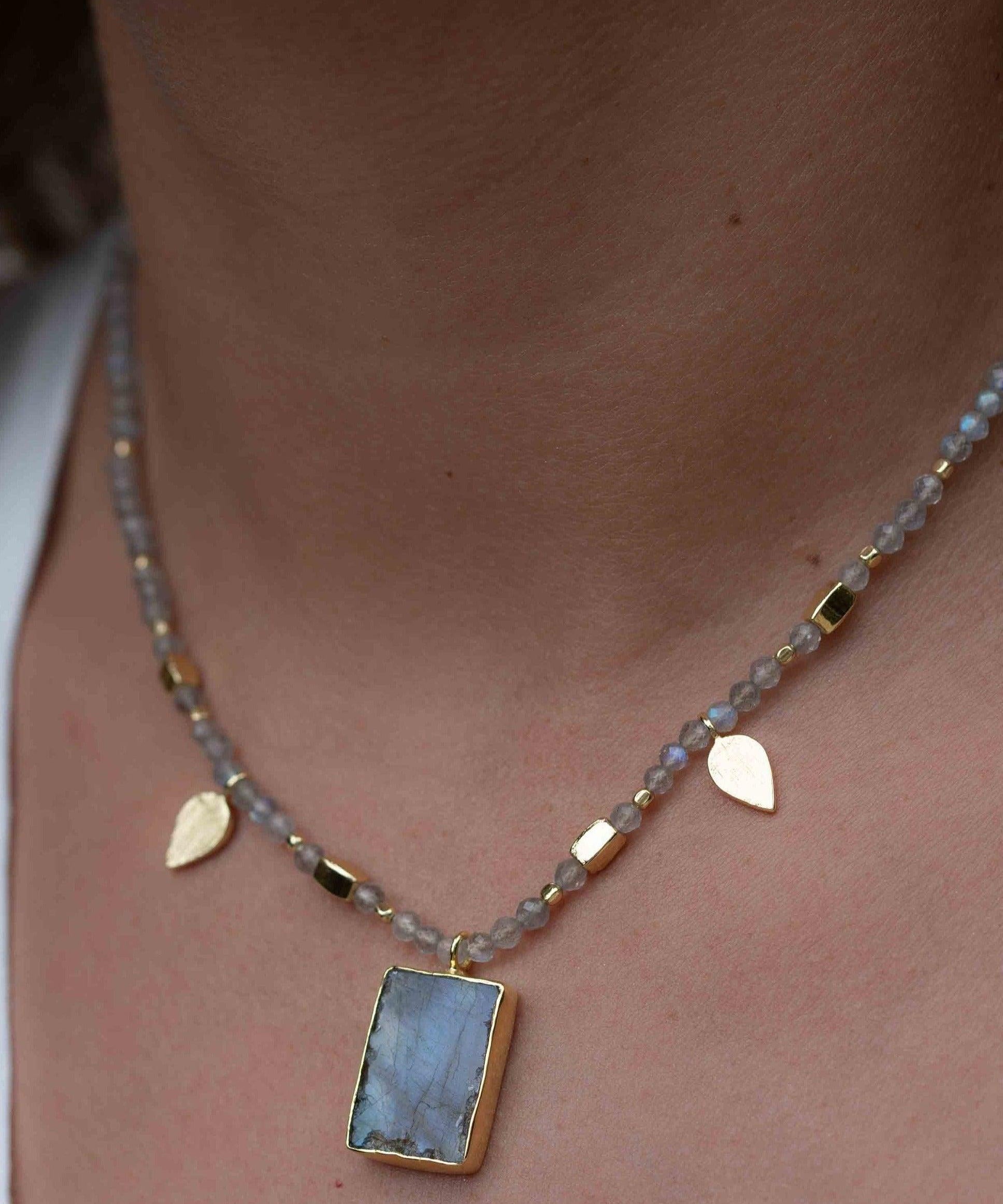 Labradorite, Moonstone or Rose Quartz Bead Necklace ~ Charm ~ Gold plated 18k ~ Bohemian ~ MN122