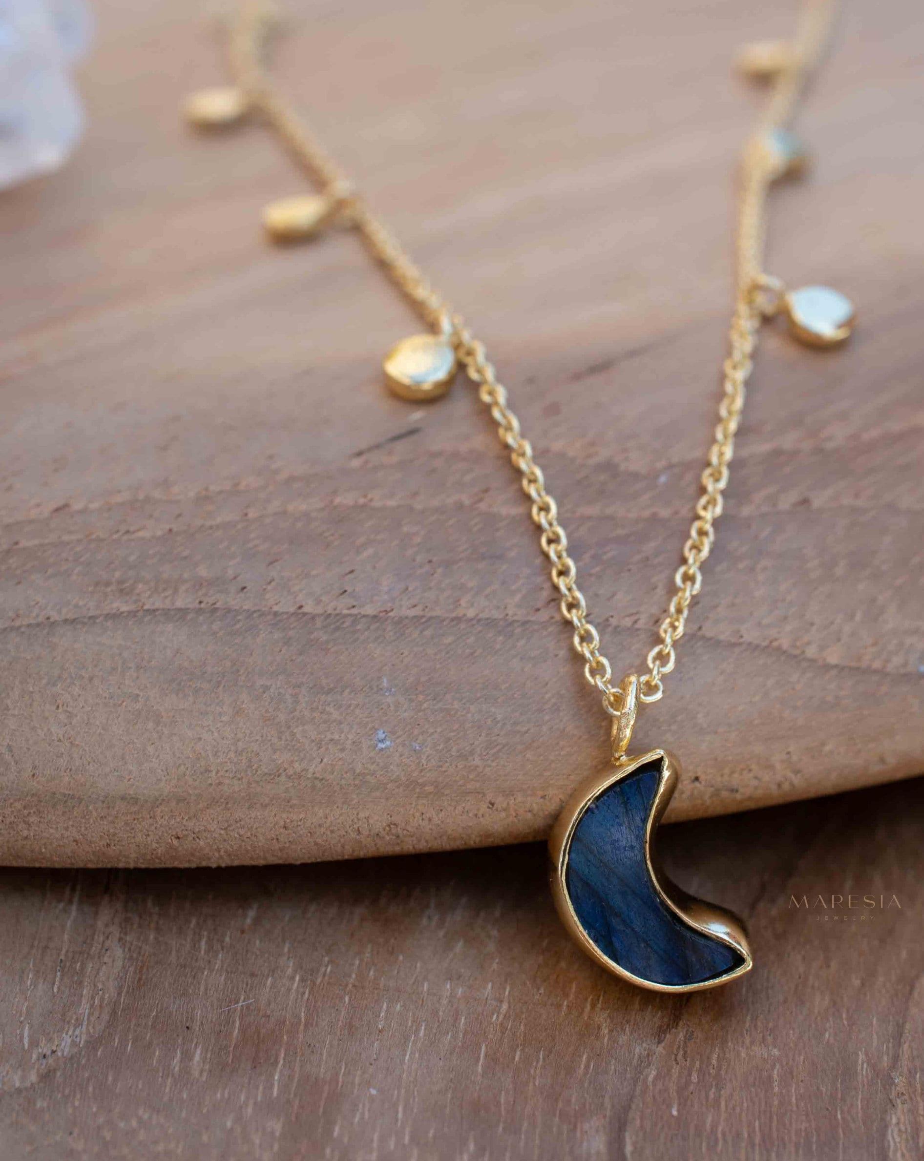 Labradorite, Moonstone or Rose Quartz Necklace ~ Gold Plated 18k ~ Jewelry ~ Minimalist~ Handmade~ Thin Chain~ Delicate ~Layered ~ MN129