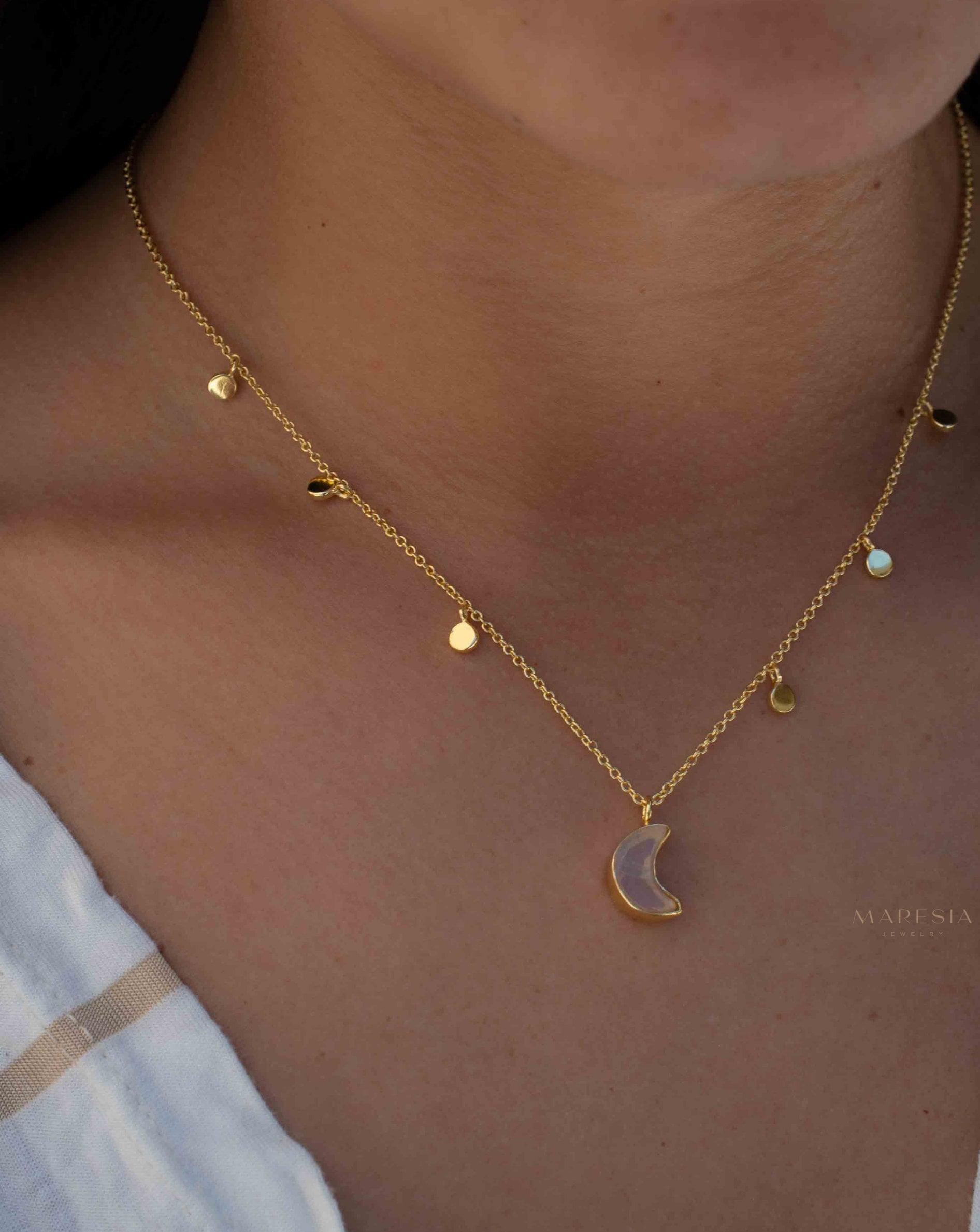 Labradorite, Moonstone or Rose Quartz Necklace ~ Gold Plated 18k ~ Jewelry ~ Minimalist~ Handmade~ Thin Chain~ Delicate ~Layered ~ MN129