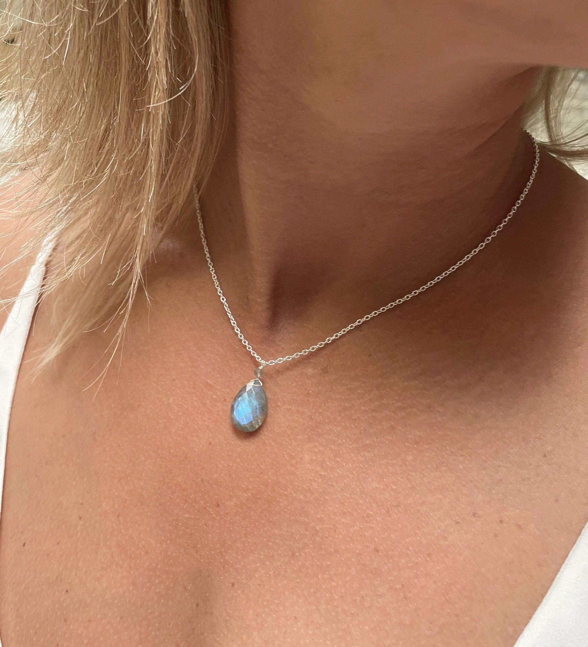 Labradorite Necklace ~ Sterling Silver 925 ~ Gemstone ~ Natural ~ Statement ~ Jewelry ~ Handmade ~ Delicate ~ MN092