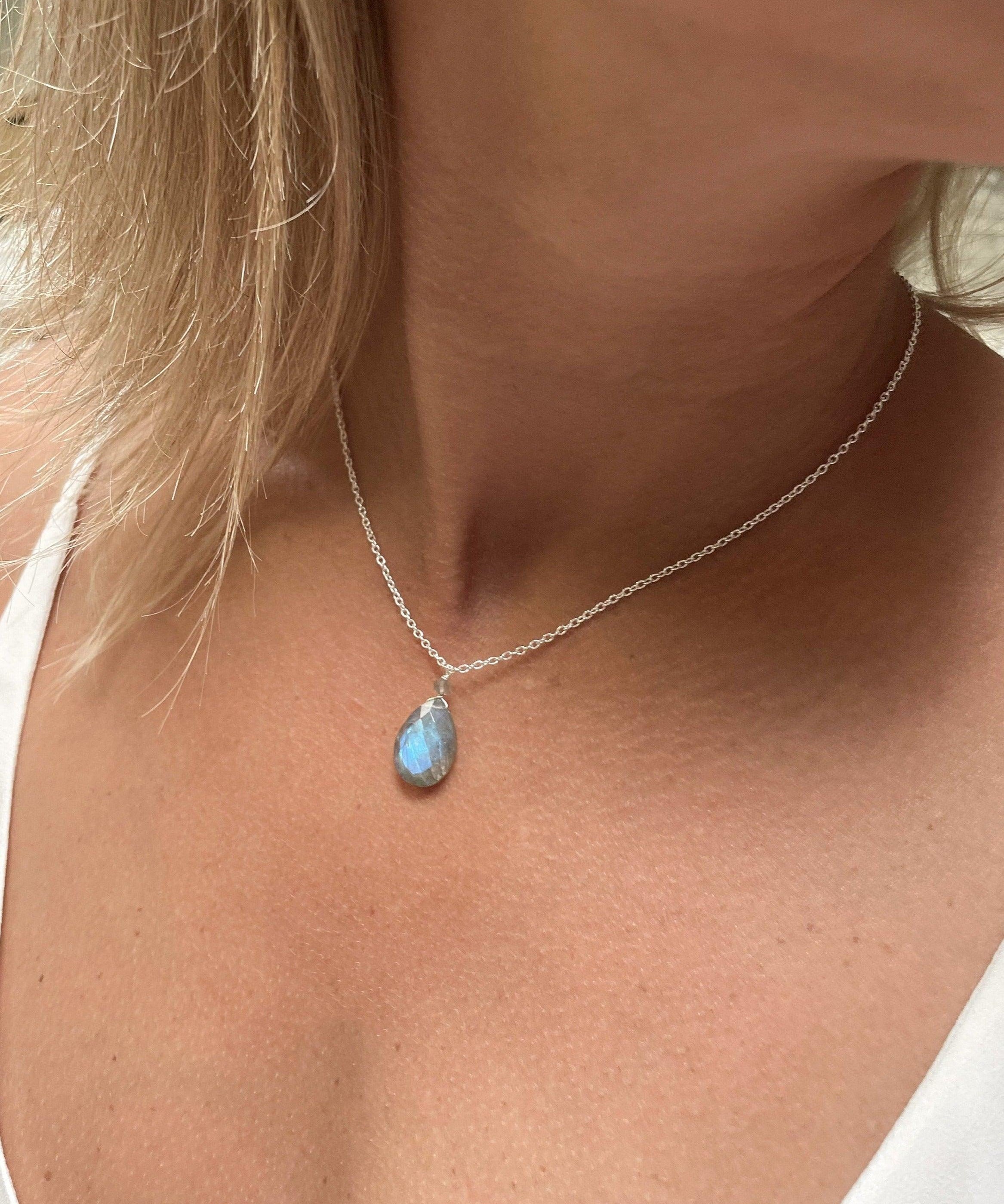 Labradorite Necklace ~ Sterling Silver 925 ~ Gemstone ~ Natural ~ Statement ~ Jewelry ~ Handmade ~ Delicate ~ MN092