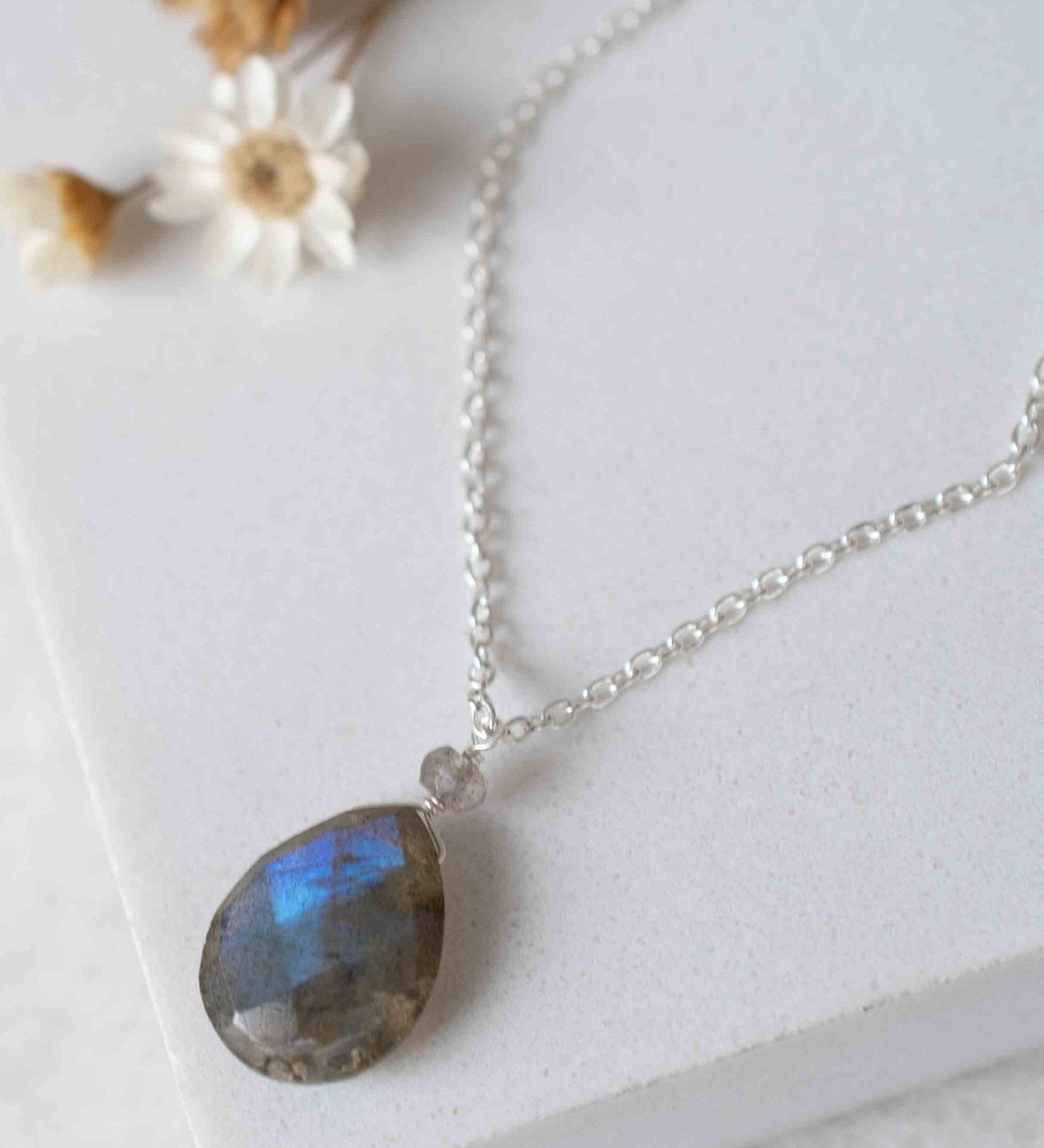 Labradorite Necklace ~ Sterling Silver 925 ~ Gemstone ~ Natural ~ Statement ~ Jewelry ~ Handmade ~ Delicate ~ MN092