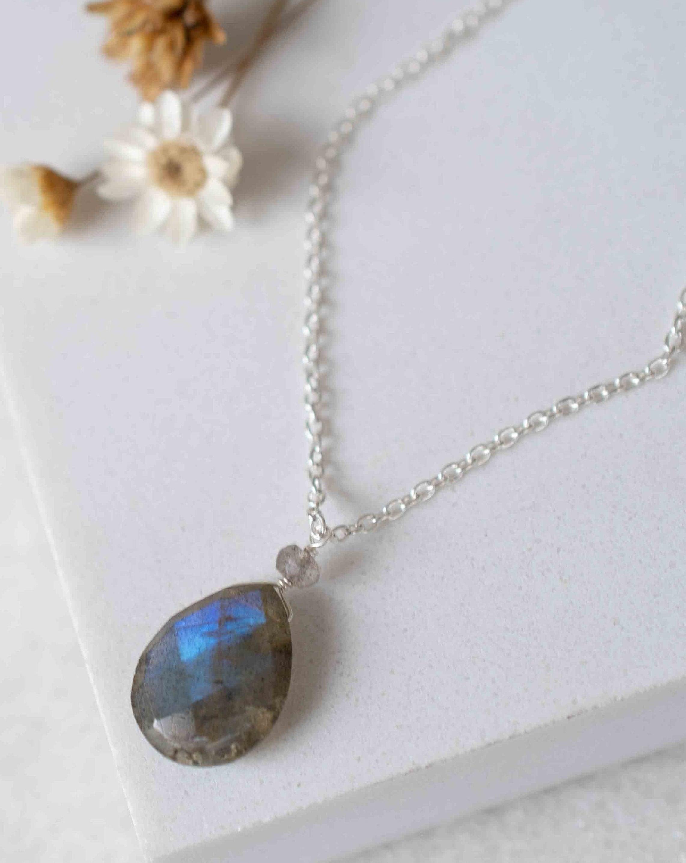 Labradorite Necklace ~ Sterling Silver 925 ~ Gemstone ~ Natural ~ Statement ~ Jewelry ~ Handmade ~ Delicate ~ MN092