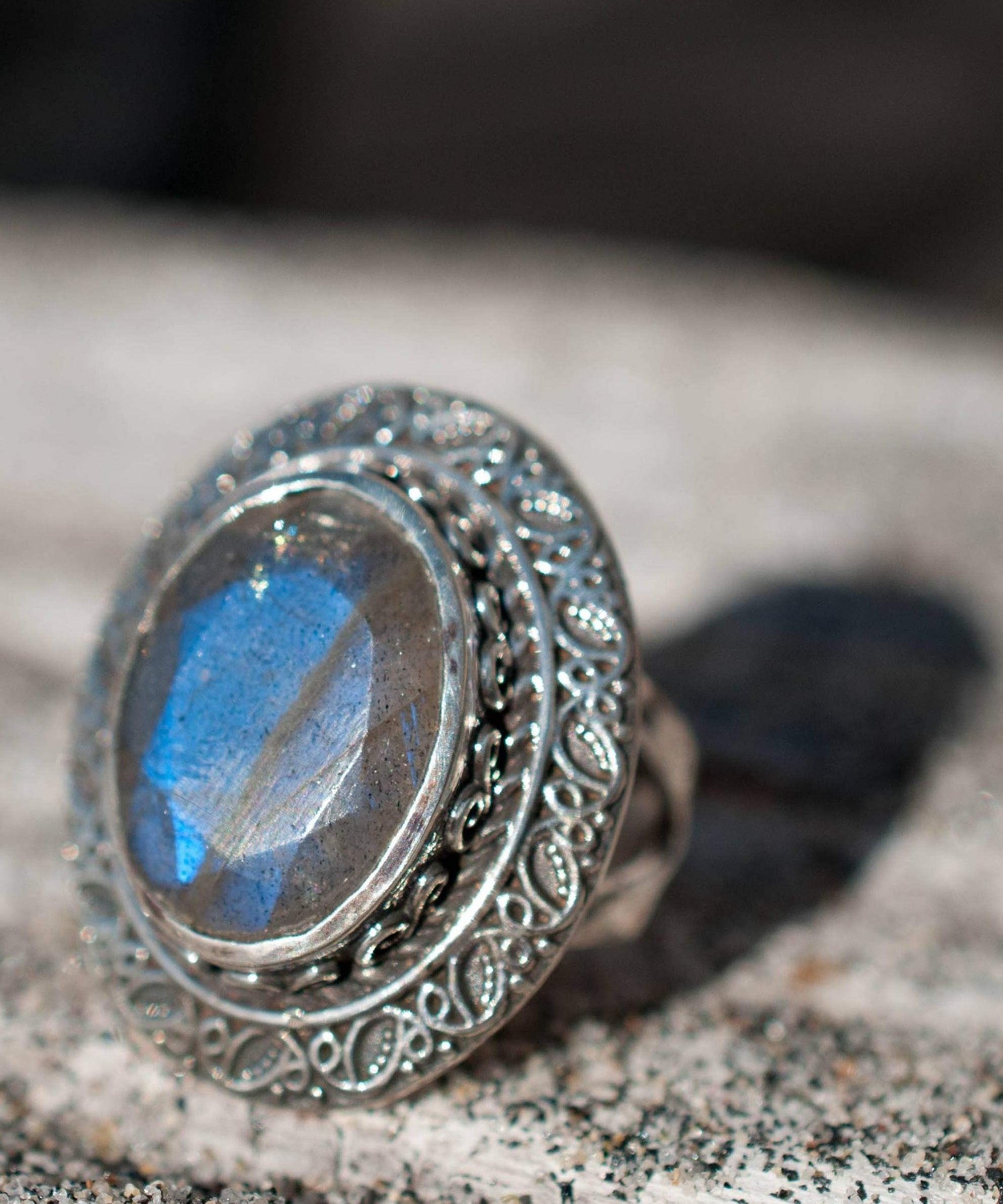 Labradorite Ring ~ Sterling Silver 925 - Maresia Jewelry