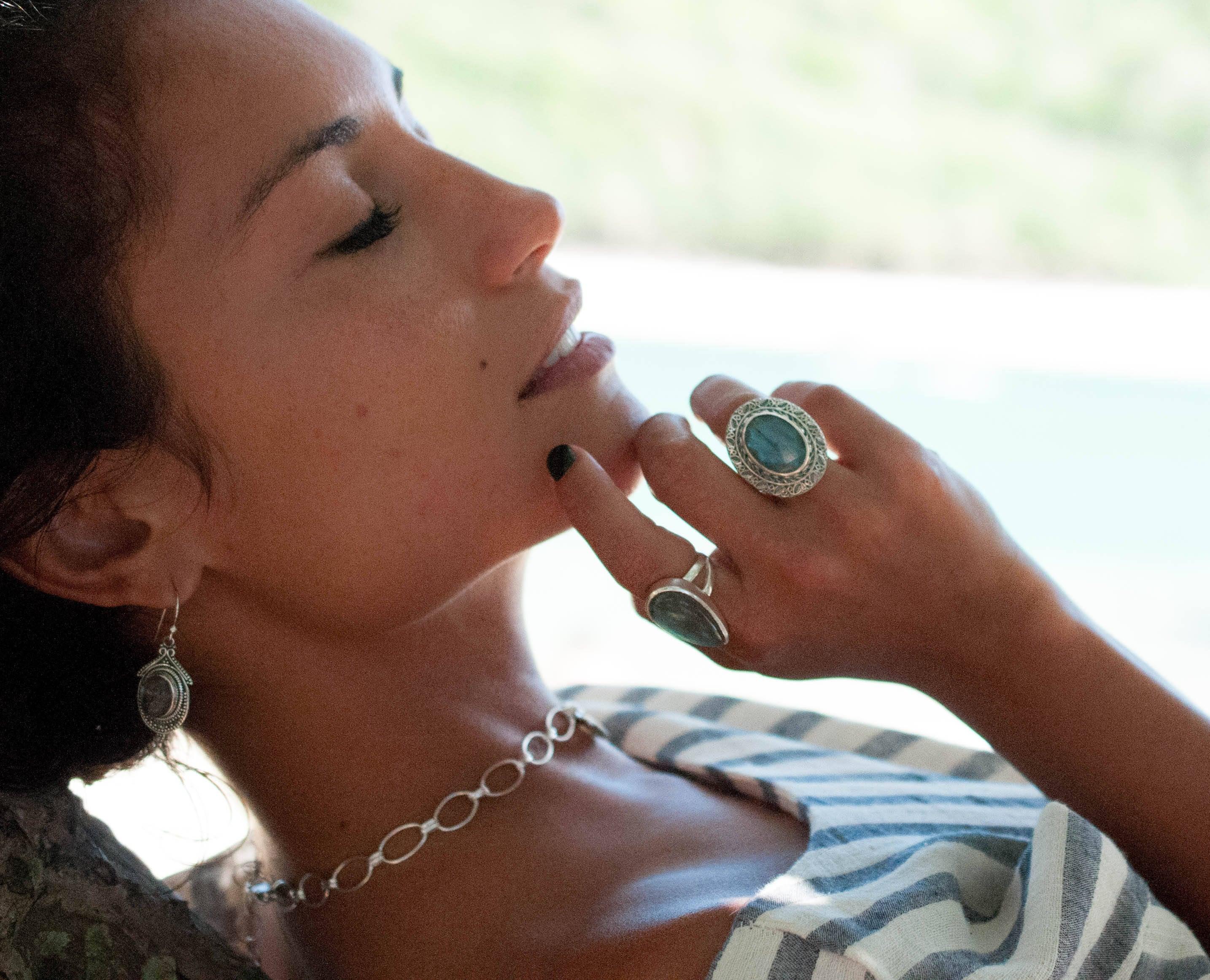 Labradorite Ring ~ Sterling Silver 925 - Maresia Jewelry