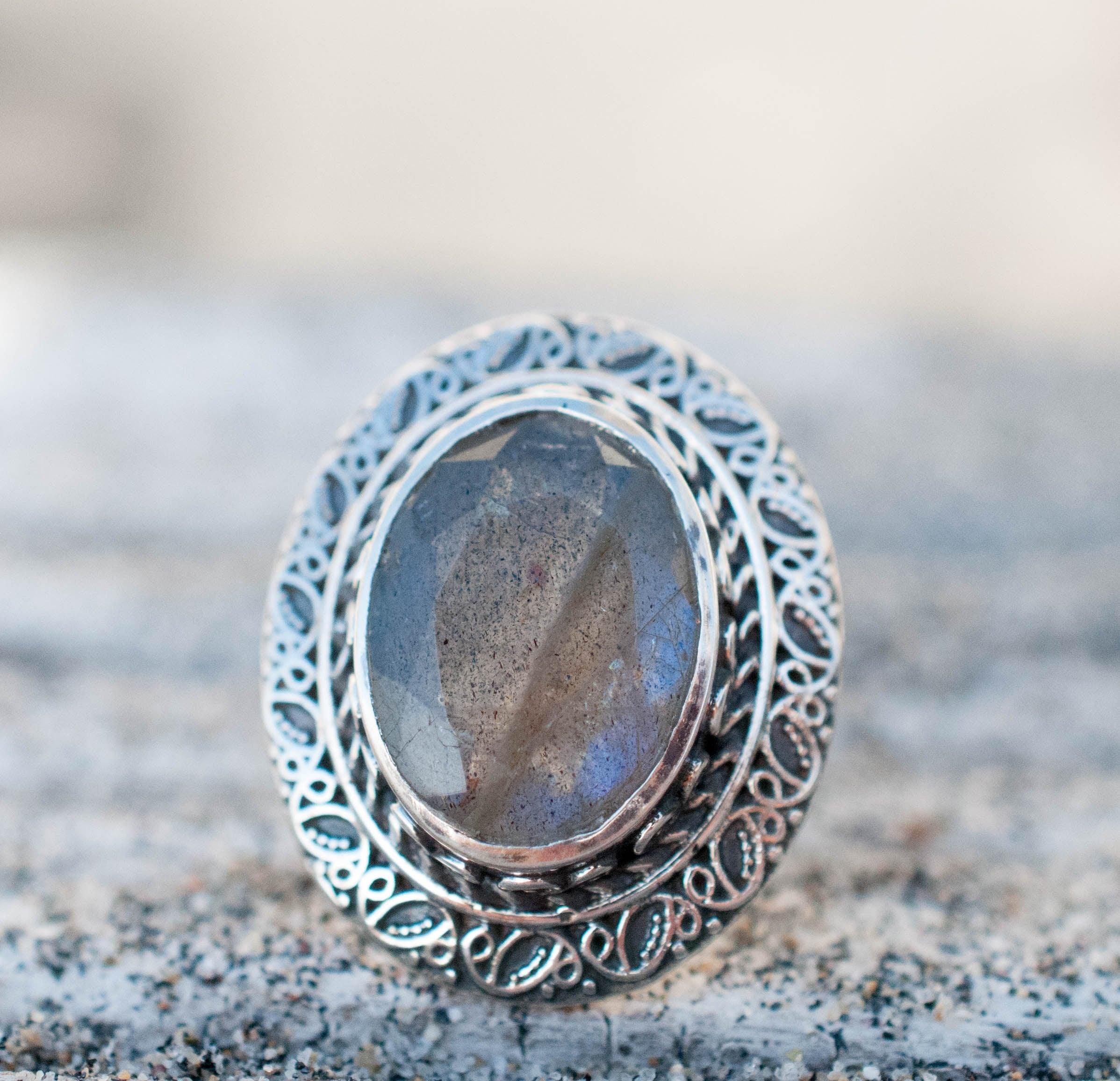 Labradorite Ring ~ Sterling Silver 925 - Maresia Jewelry