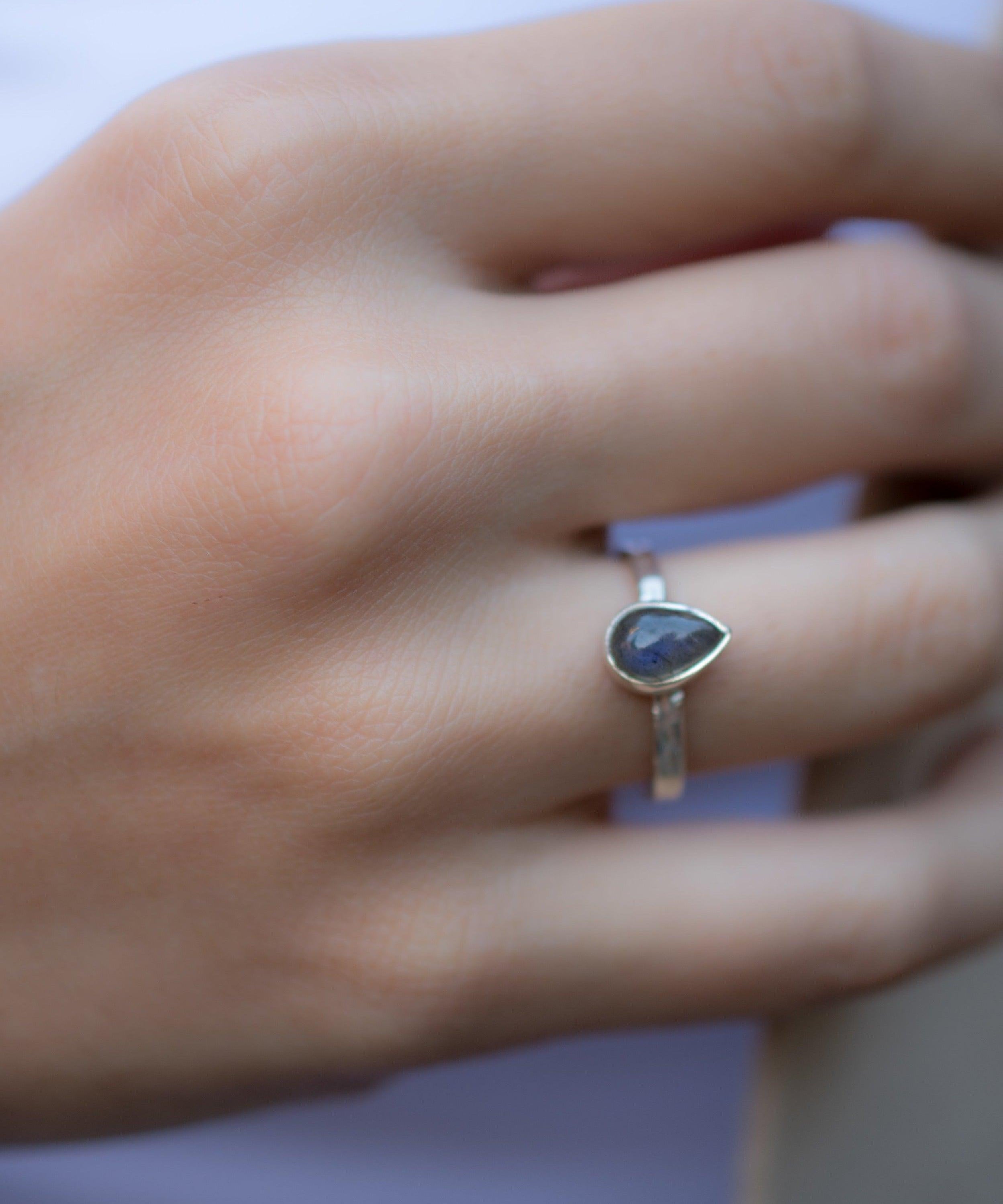 Labradorite Ring ~ Sterling Silver 925 ~ MR205 - Maresia Jewelry