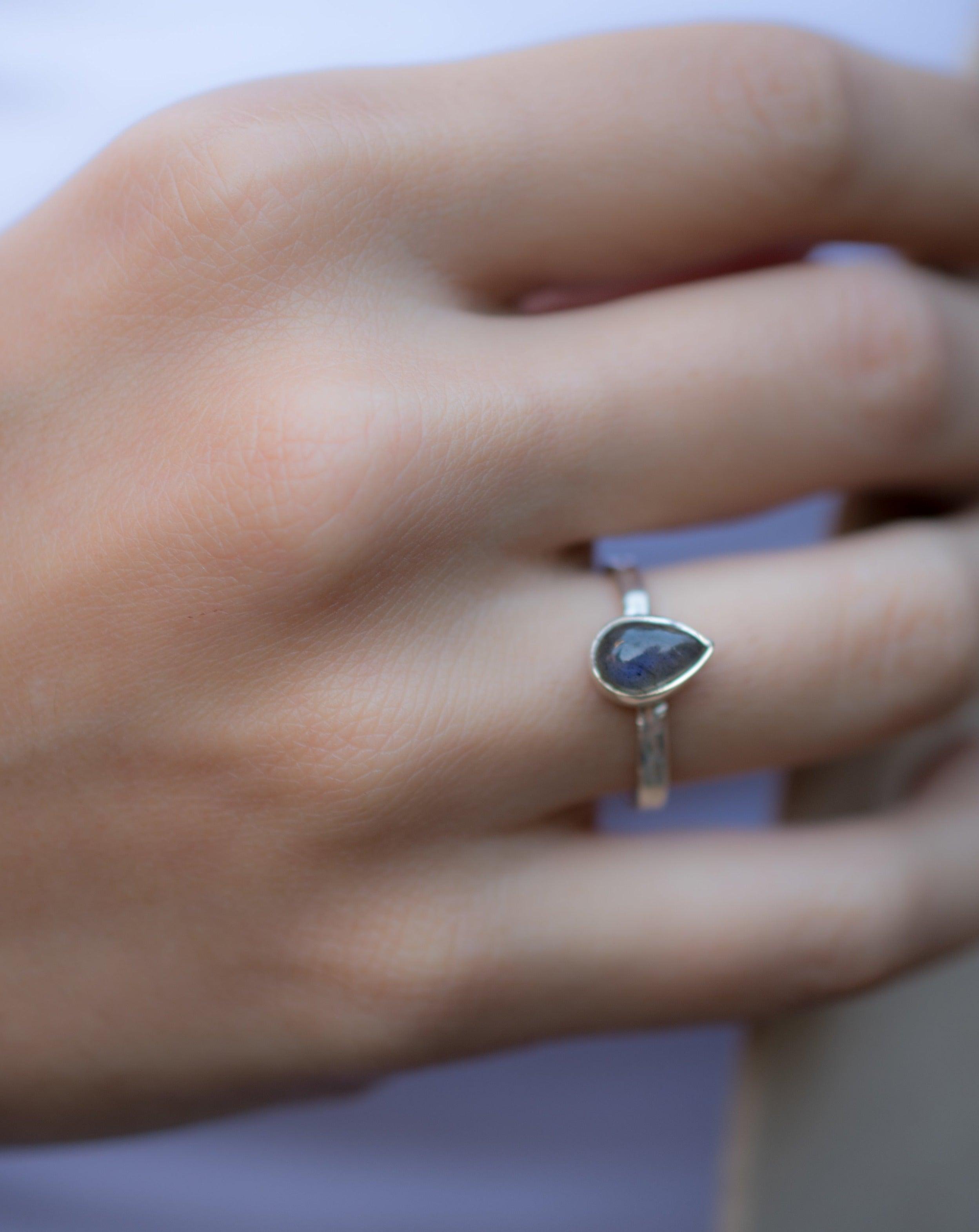 Labradorite Ring ~ Sterling Silver 925 ~ MR205 - Maresia Jewelry