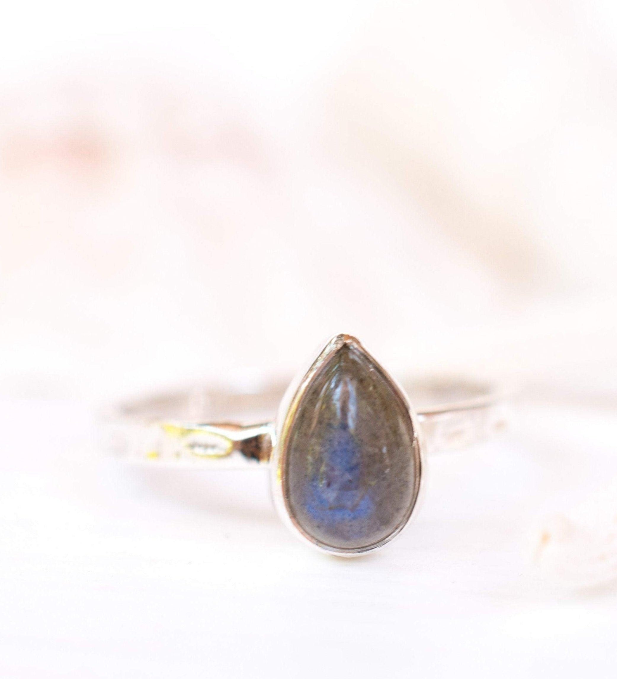 Labradorite Ring ~ Sterling Silver 925 ~ MR205 - Maresia Jewelry