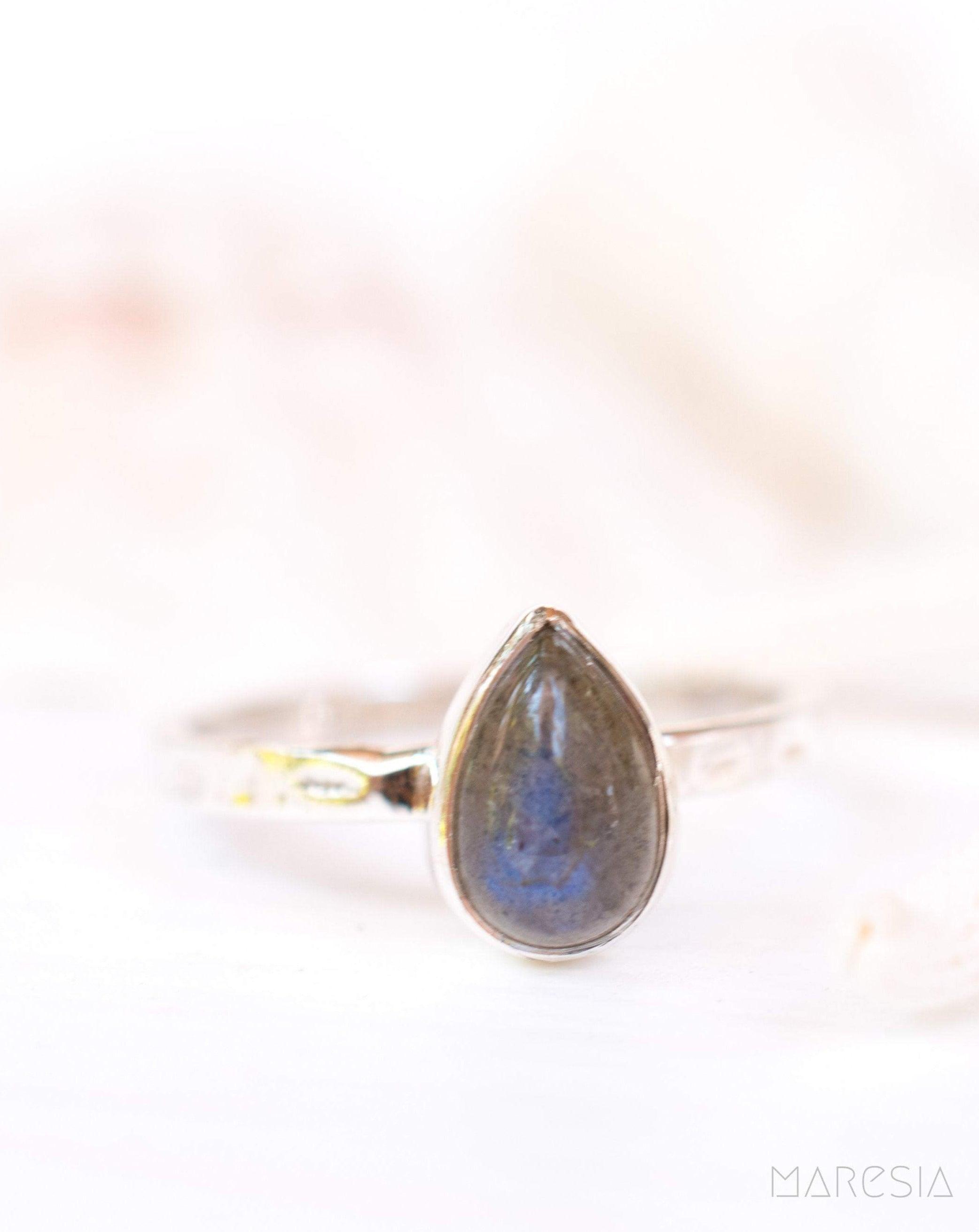 Labradorite Ring ~ Sterling Silver 925 ~ MR205 - Maresia Jewelry