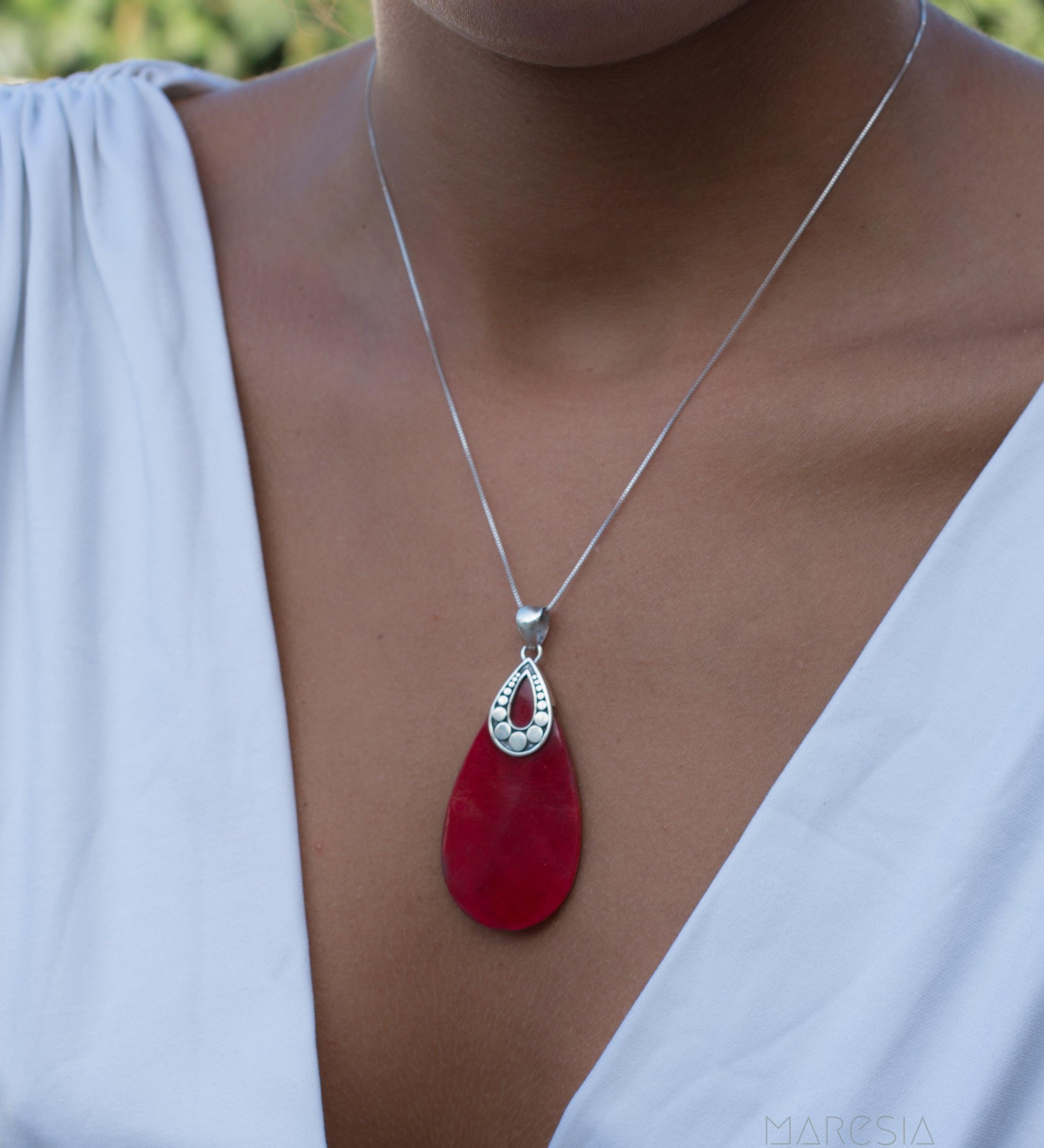 Lara Pendant ~ Mother of Pearl or Coral ~ Sterling Silver 925 ~ SMP004 - Maresia Jewelry