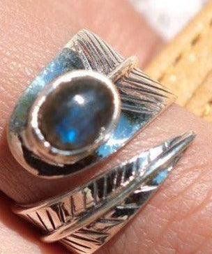 Leblon Leaf Labradorite Ring ~Sterling Silver 925~ SMR129 - Maresia Jewelry