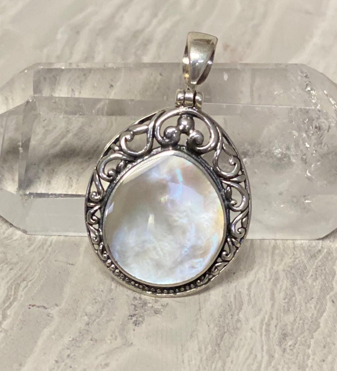 Mari Pendant ~ Abalone ~ Sterling Silver 925 ~ SMP005 - Maresia Jewelry