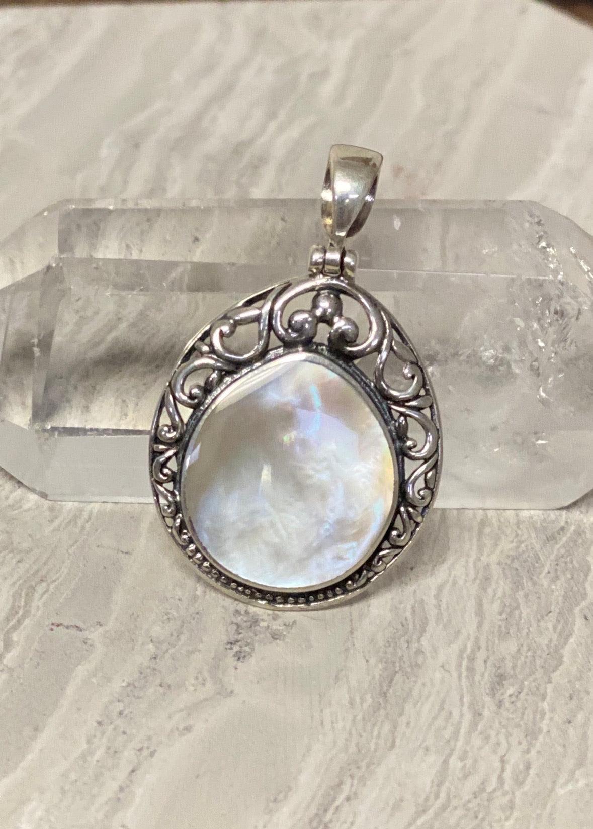 Mari Pendant ~ Abalone ~ Sterling Silver 925 ~ SMP005 - Maresia Jewelry