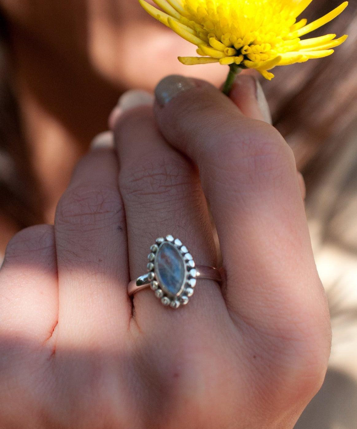 Moonstone Ring ~ Sterling Silver 925 ~MR016 - Maresia Jewelry