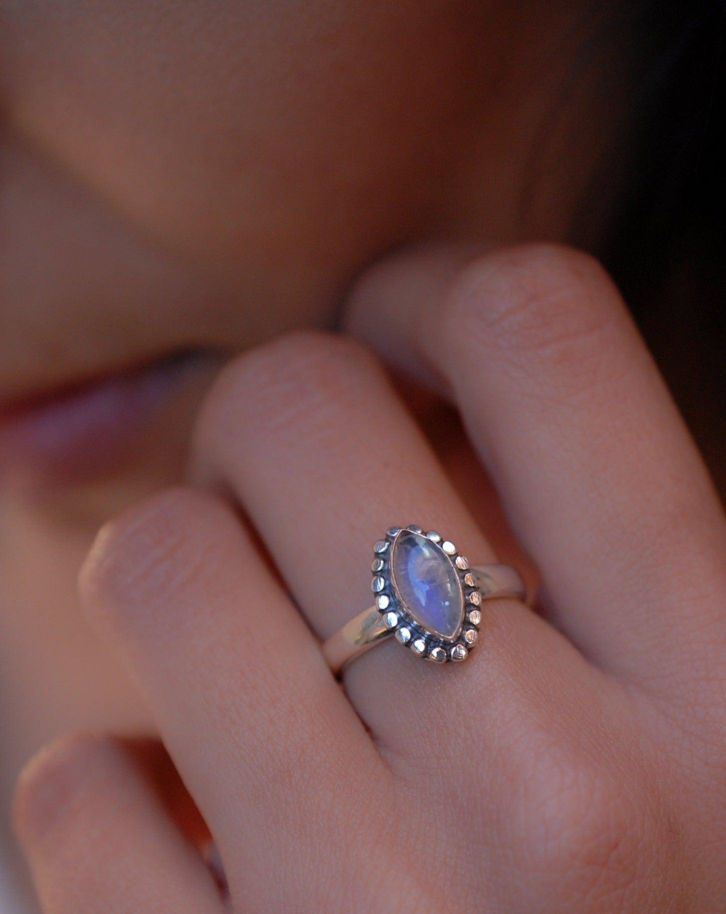 Moonstone Ring ~ Sterling Silver 925 ~MR016 - Maresia Jewelry