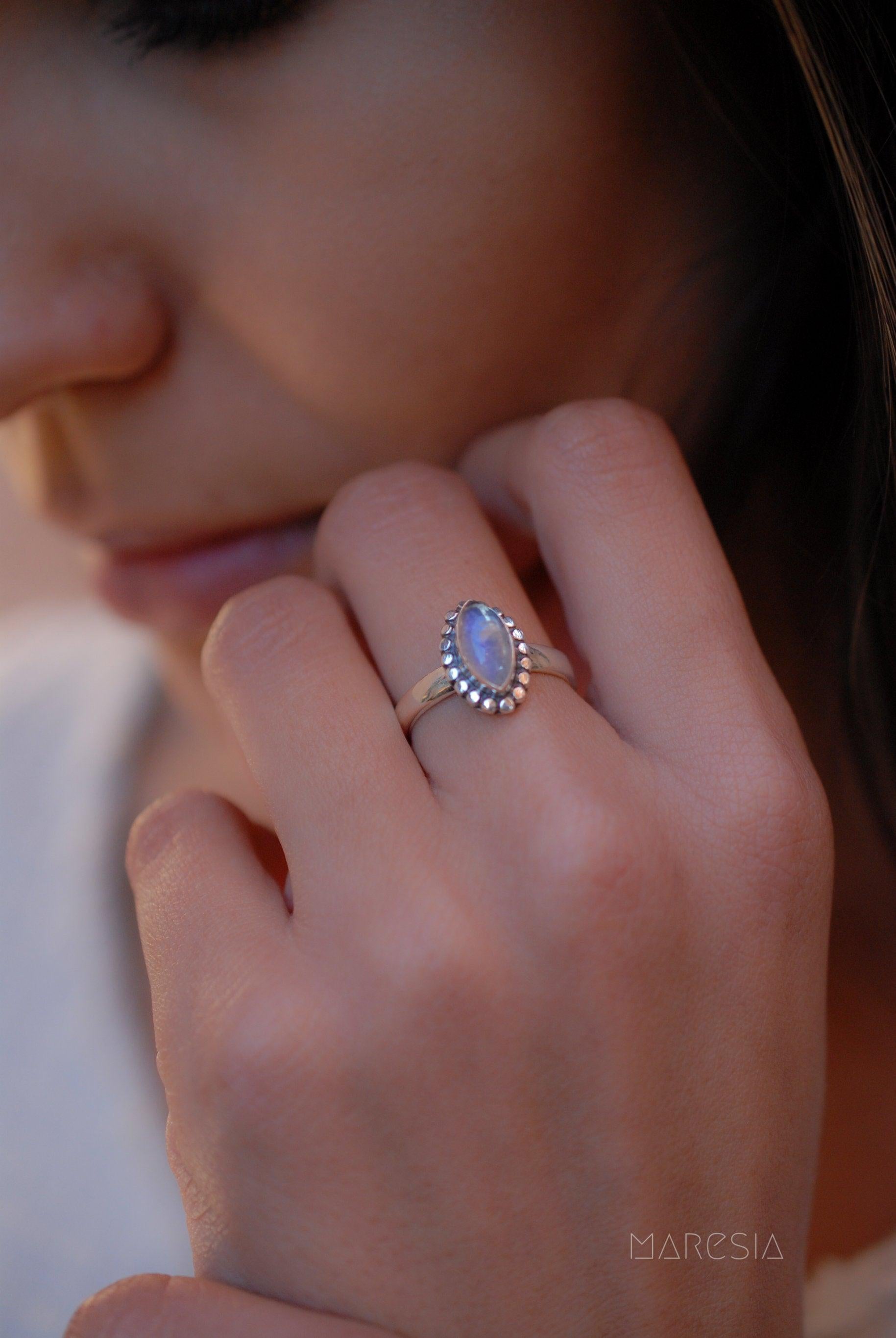 Moonstone Ring ~ Sterling Silver 925 ~MR016 - Maresia Jewelry