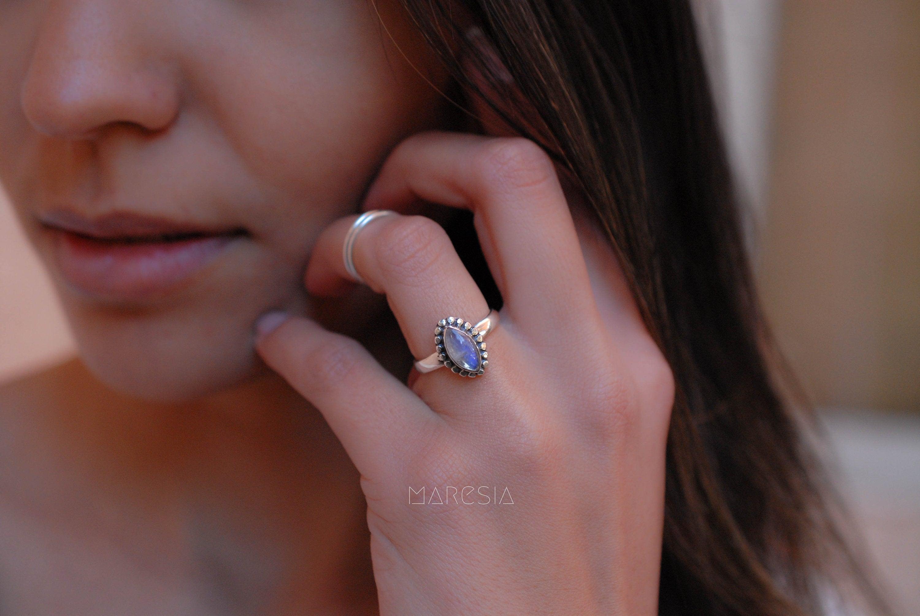 Moonstone Ring ~ Sterling Silver 925 ~MR016 - Maresia Jewelry