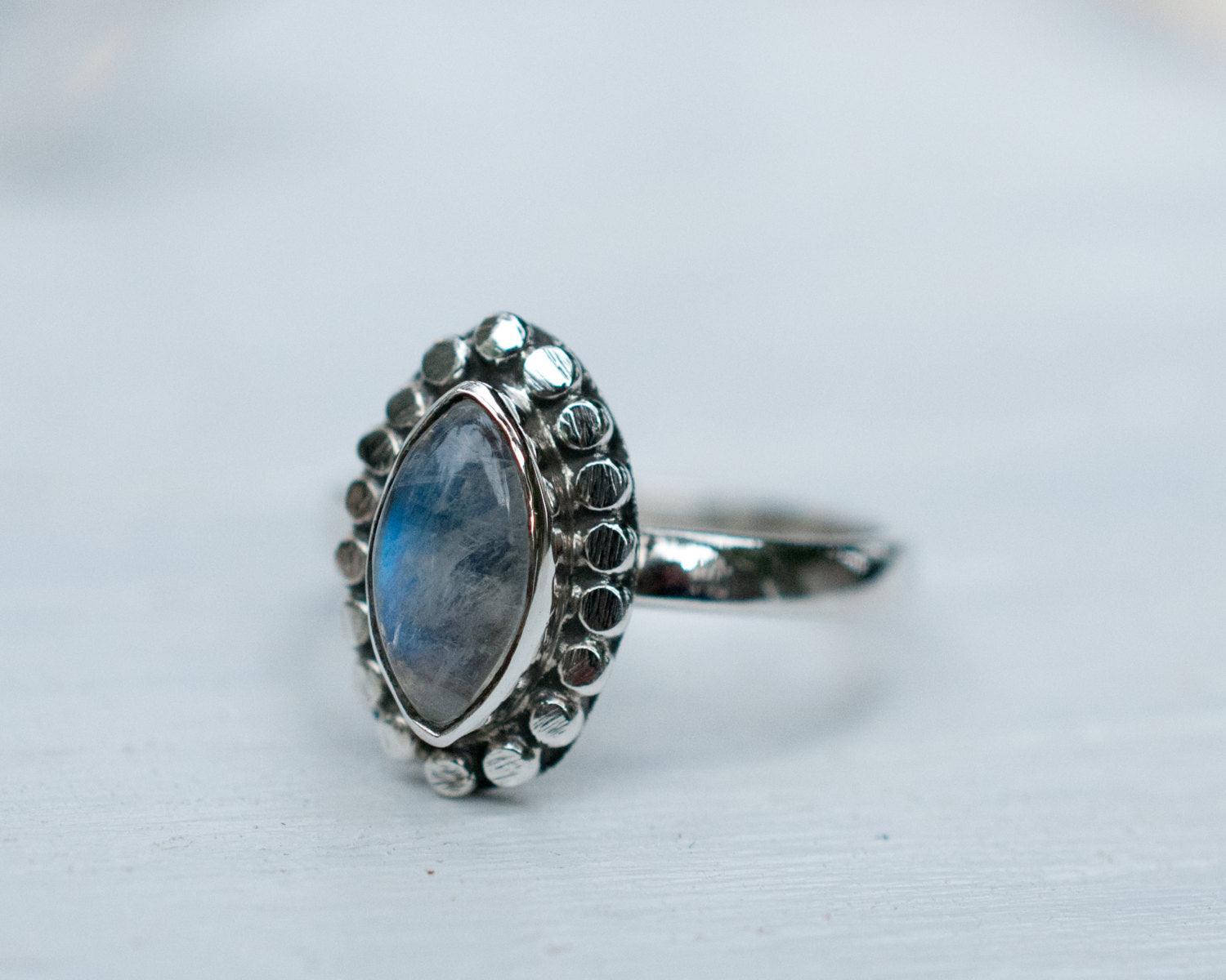 Moonstone Ring ~ Sterling Silver 925 ~MR016 - Maresia Jewelry