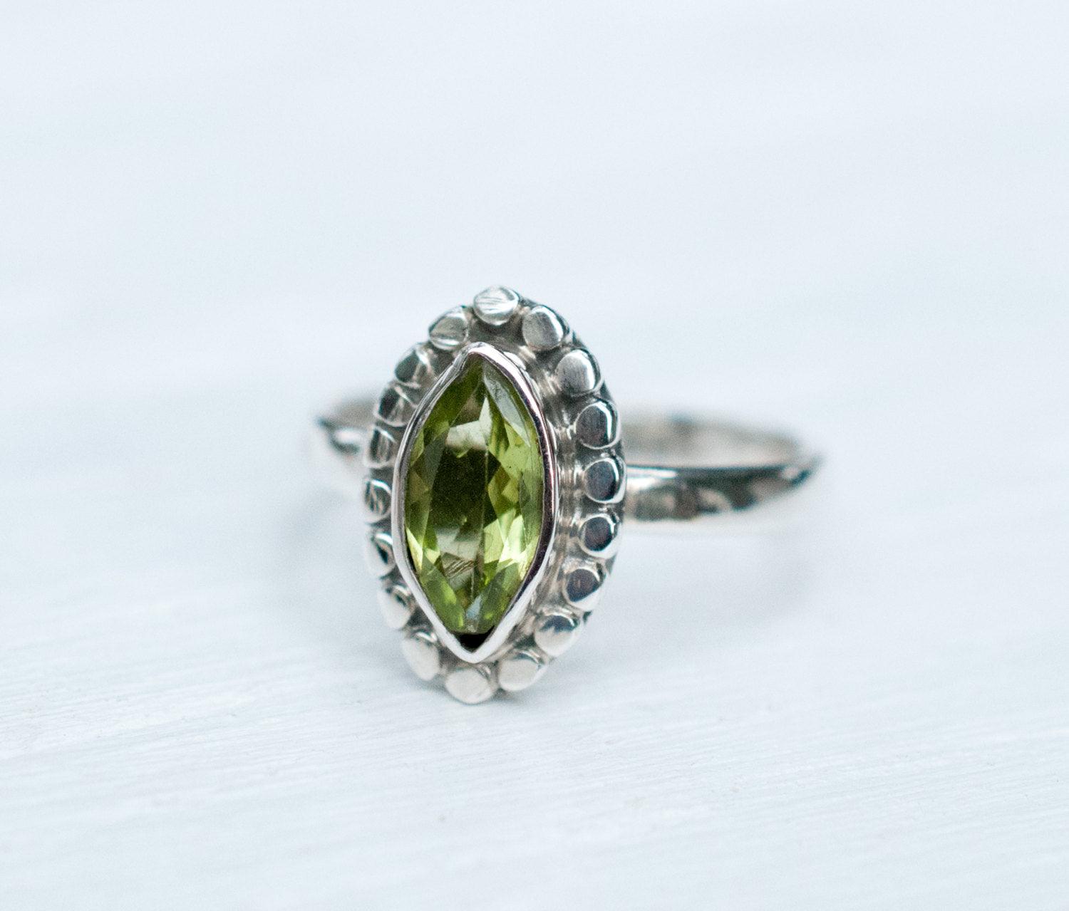 Peridot Ring ~ Sterling Silver 925 ~MR013 - Maresia Jewelry
