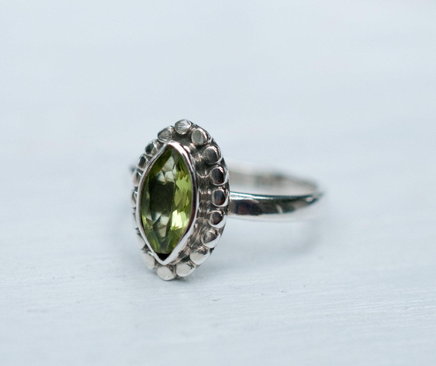 Peridot Ring ~ Sterling Silver 925 ~MR013 - Maresia Jewelry