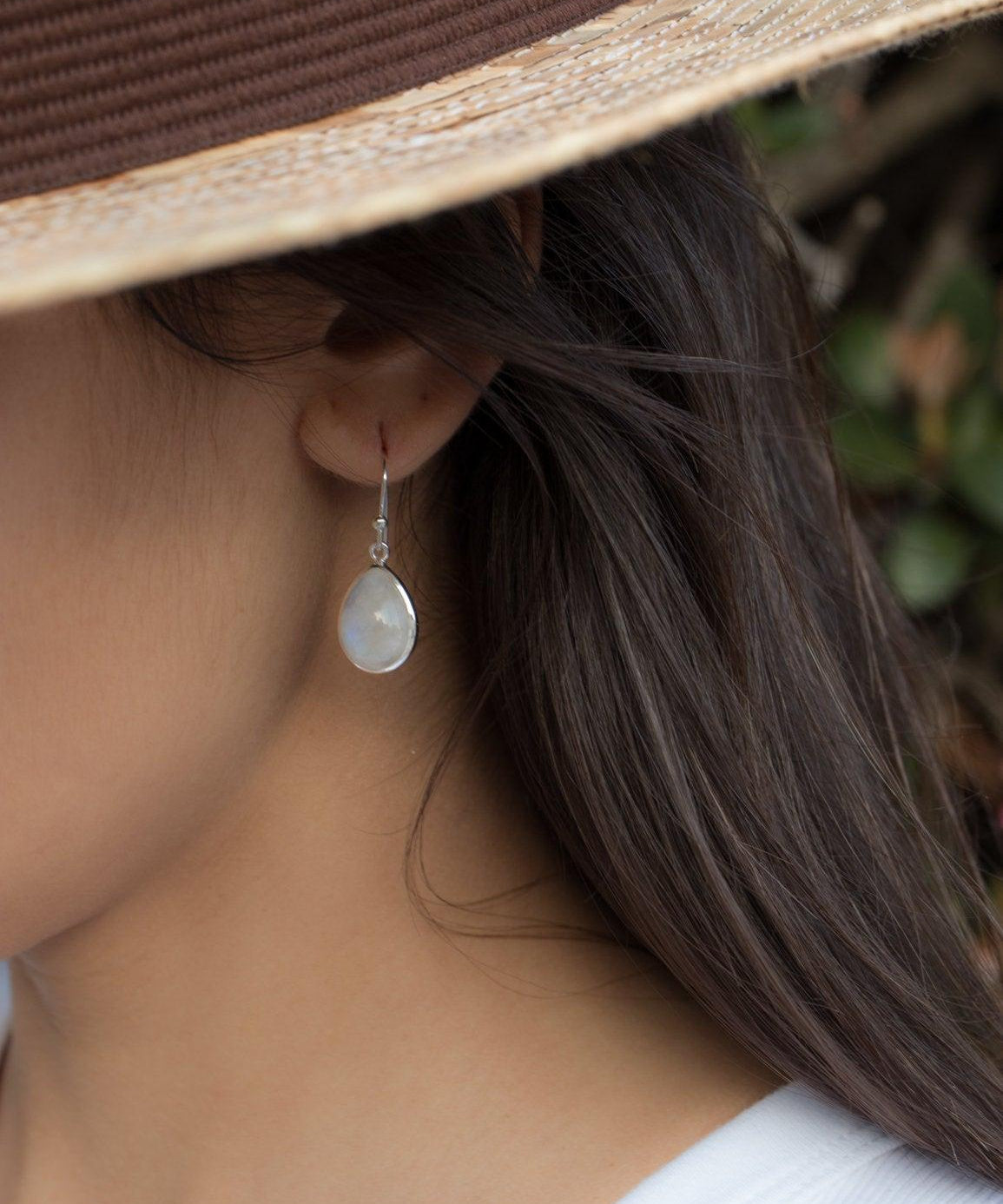 Moonstone Earrings ~ Sterling Silver 925 ~ ME142 - Maresia Jewelry