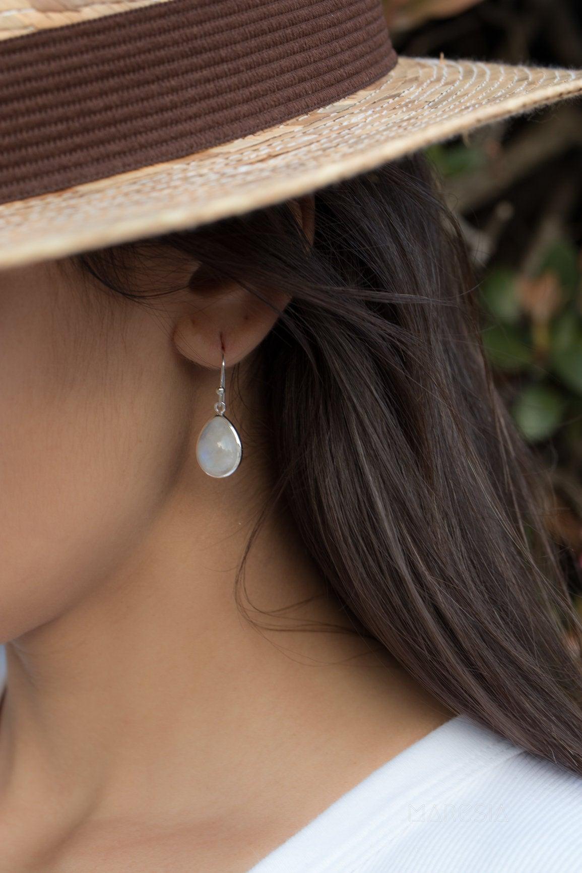 Moonstone Earrings ~ Sterling Silver 925 ~ ME142 - Maresia Jewelry
