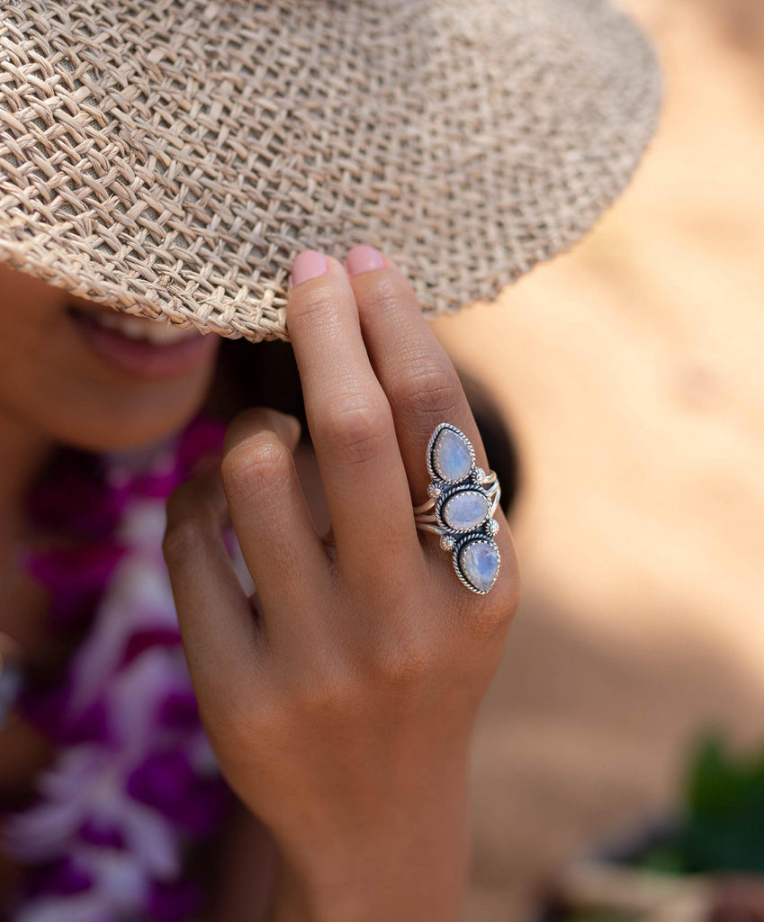 Moonstone Ring ~  Sterling Silver 925 ~ Handmade ~ Gemstone ~ Statement ~ Everyday ~ Hippie ~Bohemian~June Birthstone ~ MR246