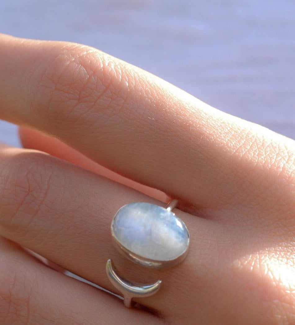 Moonstone Ring ~ Sterling Silver 925 ~MR003 - Maresia Jewelry