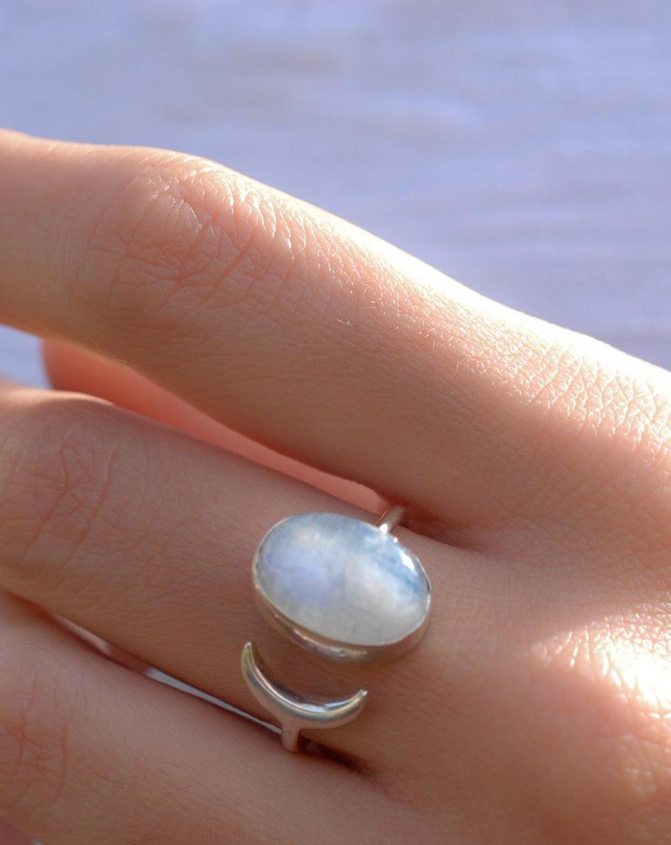 Moonstone Ring ~ Sterling Silver 925 ~MR003 - Maresia Jewelry
