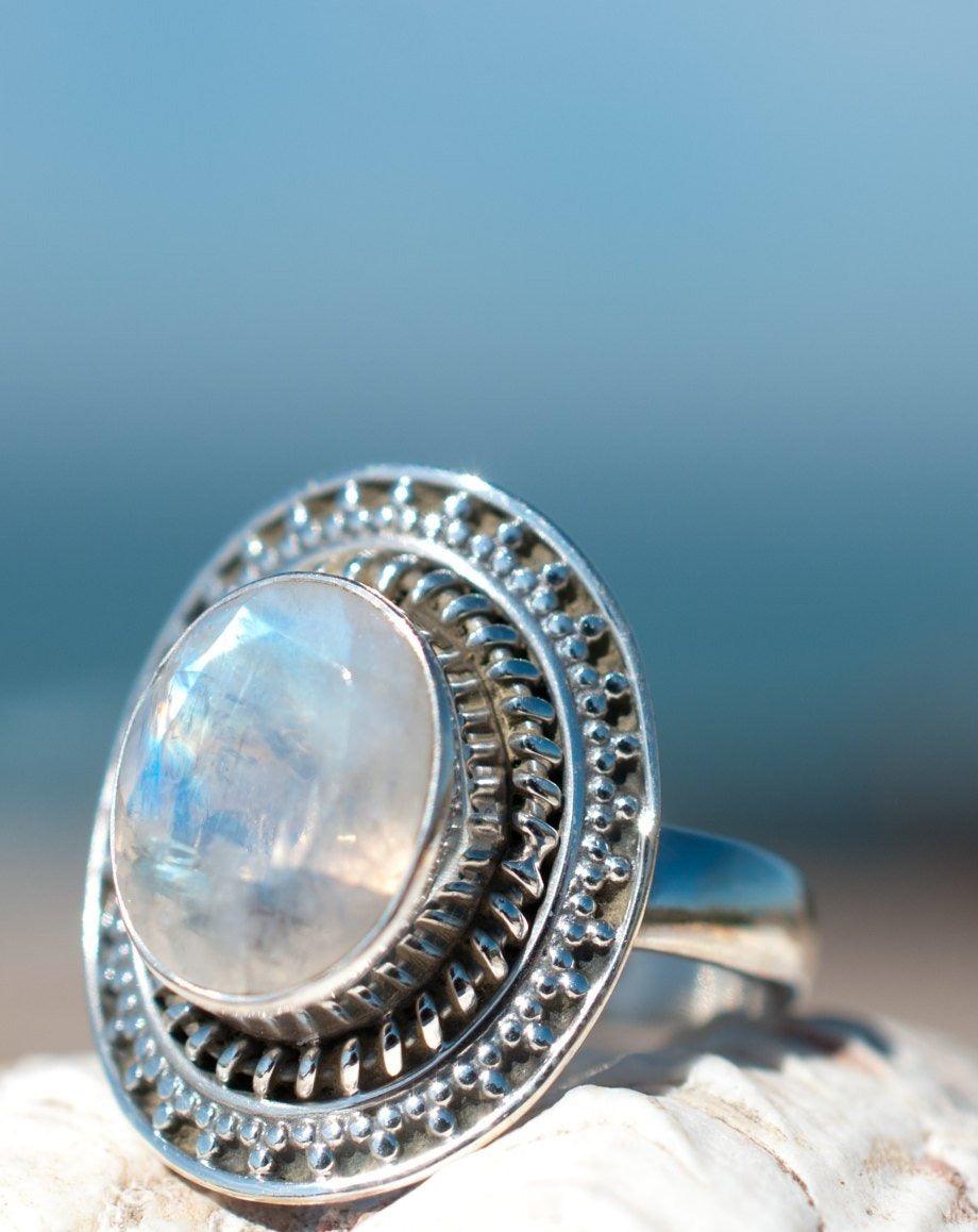 Moonstone Ring ~ Sterling Silver 925 ~ MR024 - Maresia Jewelry