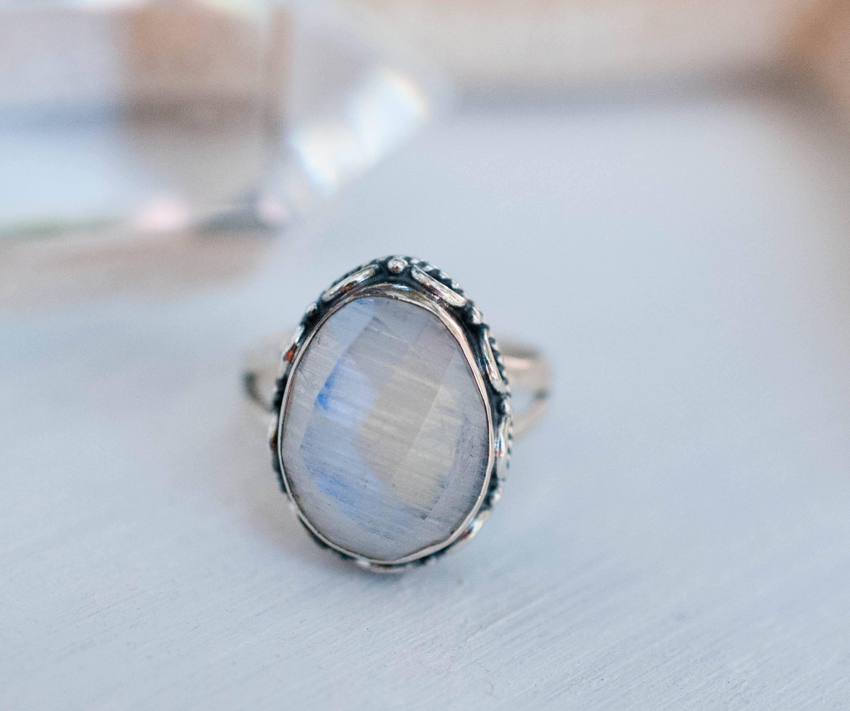 Moonstone Ring ~ Sterling Silver 925 ~ MR092 - Maresia Jewelry