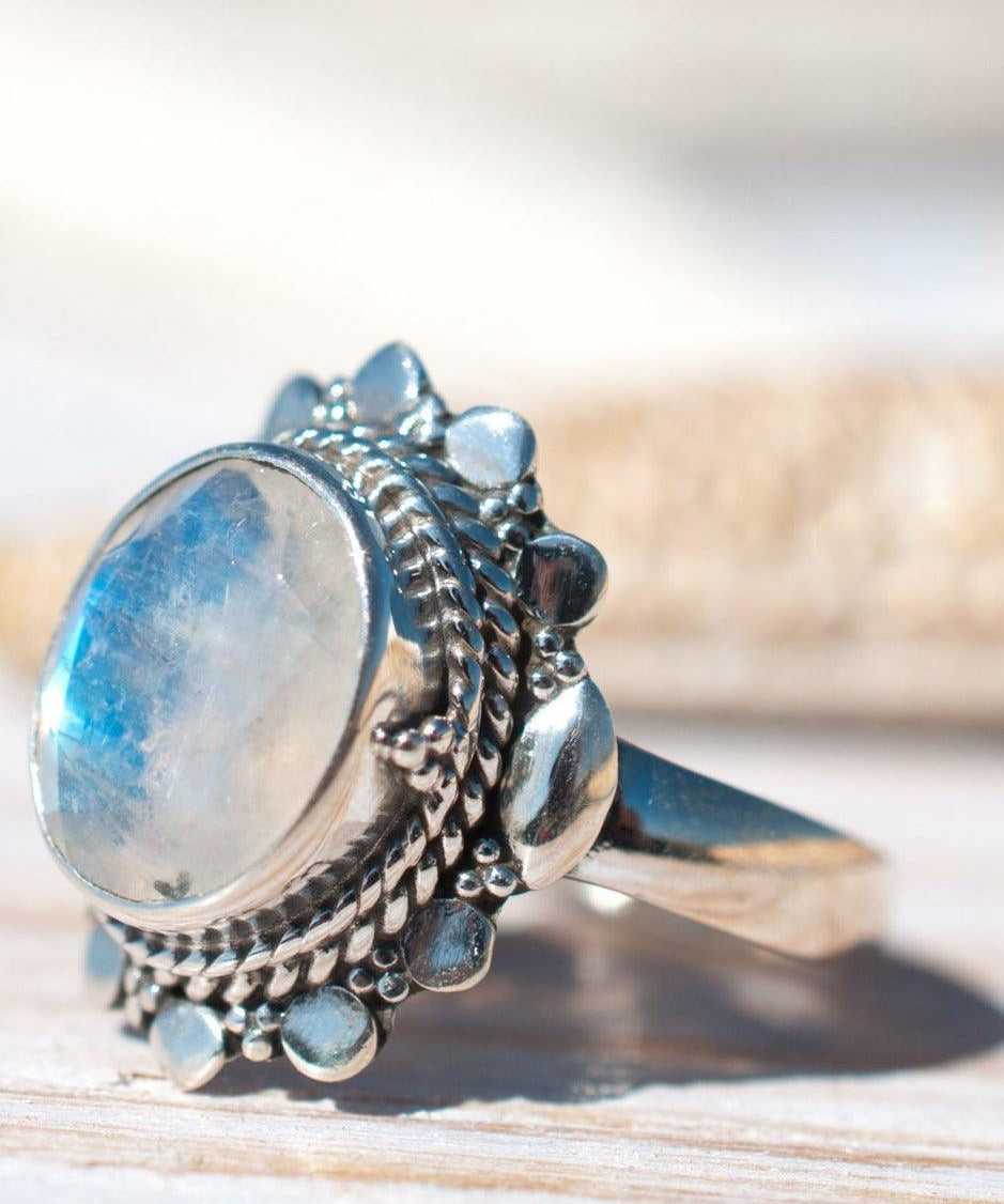 Moonstone Ring ~ Sterling Silver 925 ~ MR175 - Maresia Jewelry